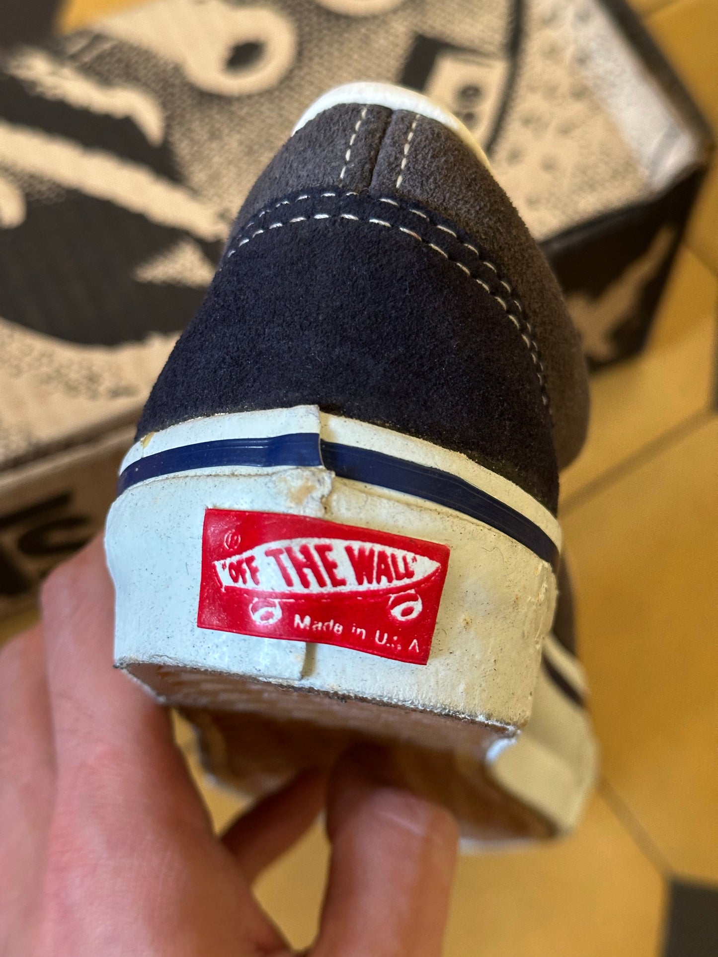 VANS Old school 90's 90年代 バンズオールドスクール 箱付き Deadstock デッドストック 新品未使用 NOS Made in USA アメリカ製 oto Praha Vintage clothing shop Antique shop 古着屋 プラハ Showroom appointment Prague ユーロ古着 ヨーロッパ古着 古着卸 ヴィンテージ