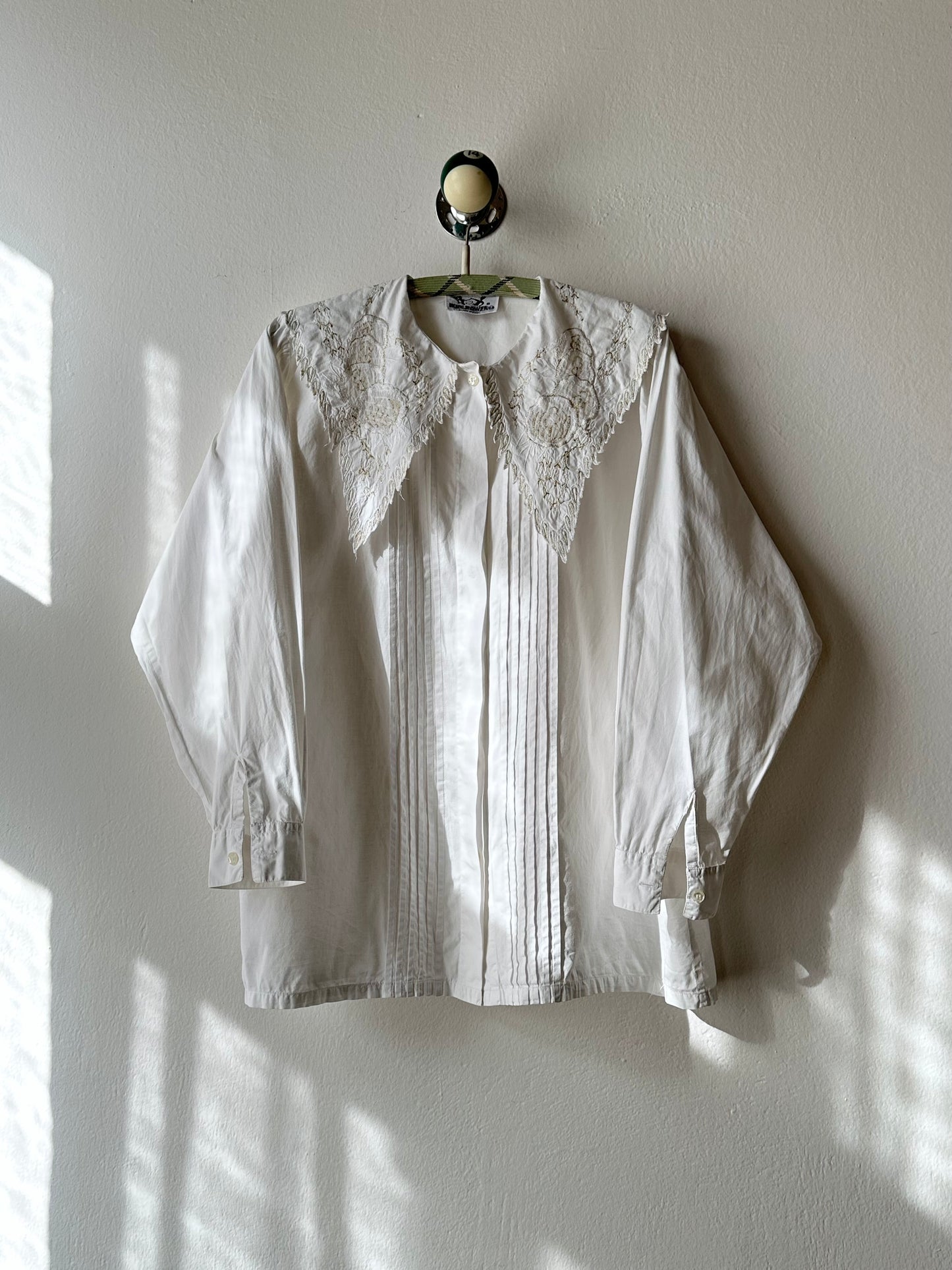 Embroidery big collar shirt