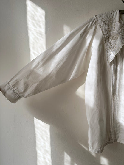 Embroidery big collar shirt