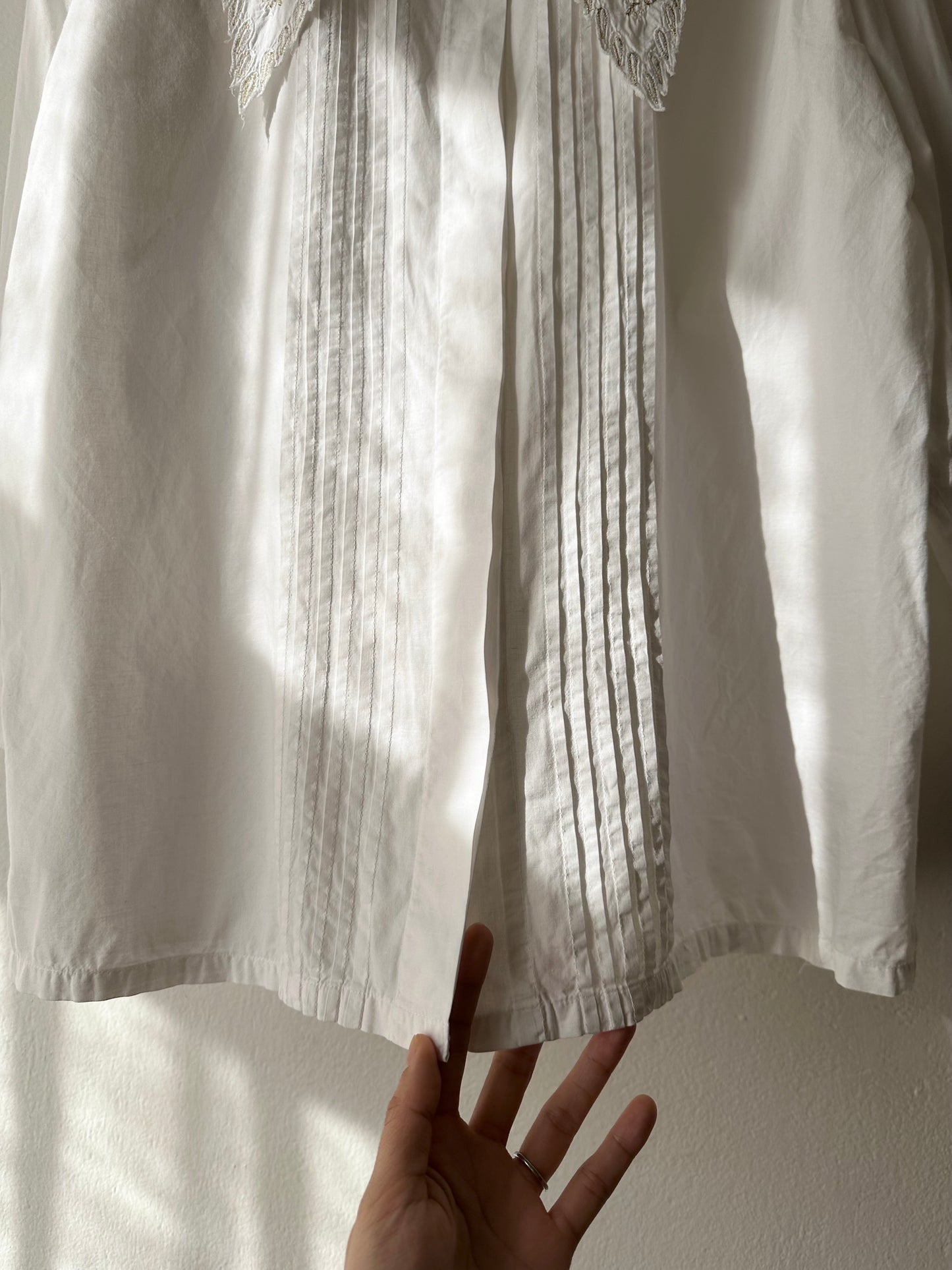 Embroidery big collar shirt