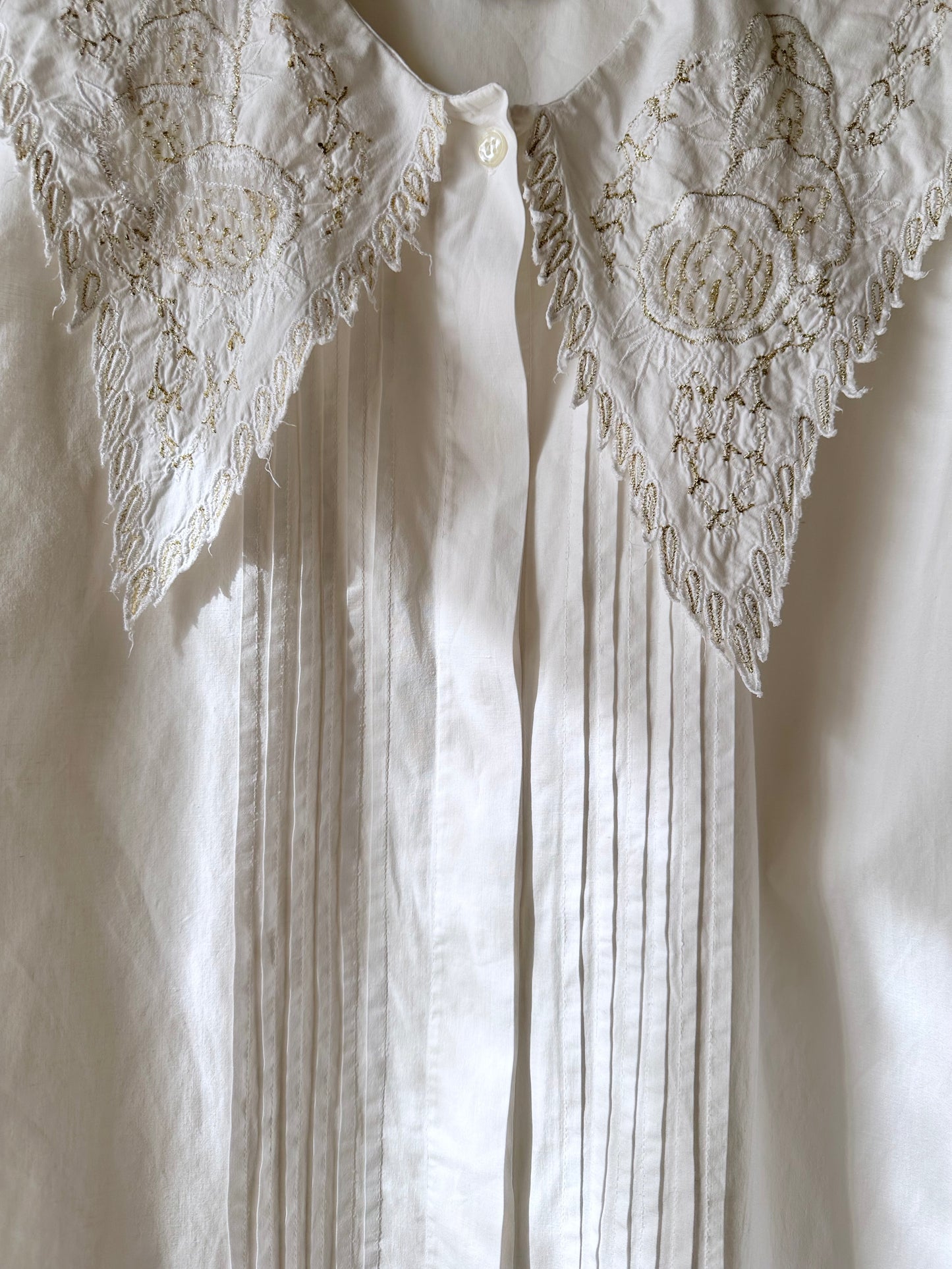 Embroidery big collar shirt