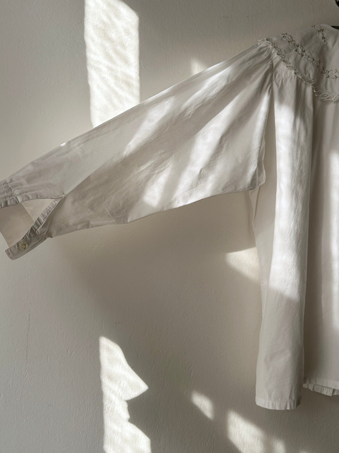 Embroidery big collar shirt