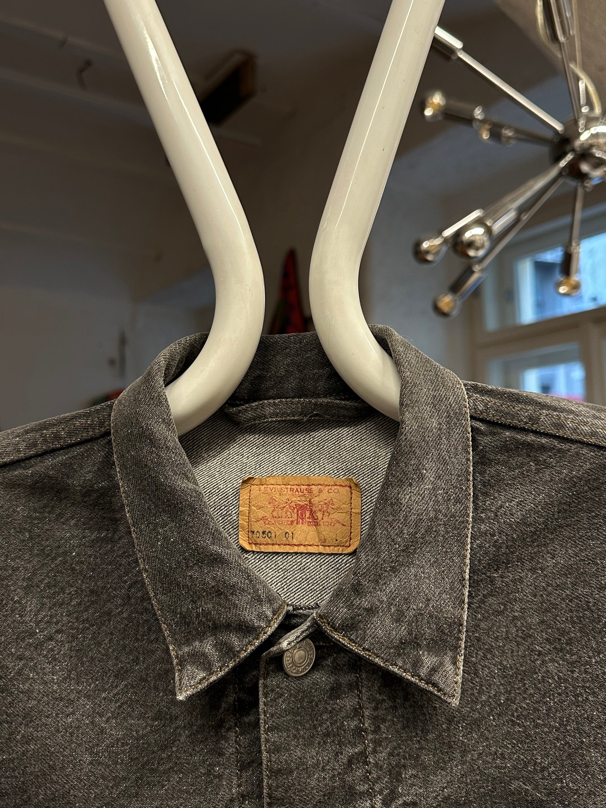 Levi's 70501 01 Type 1st Europe ヨーロッパ企画 リーバイス  1980's 88's 80年代 Black denim ファースト Gジャン Vintage ヴィンテージ Toto Praha Prague Vintage store 古着屋 古着 Vintage clothing ユーロ古着 ヨーロッパ古着 レア ブラックデニム 