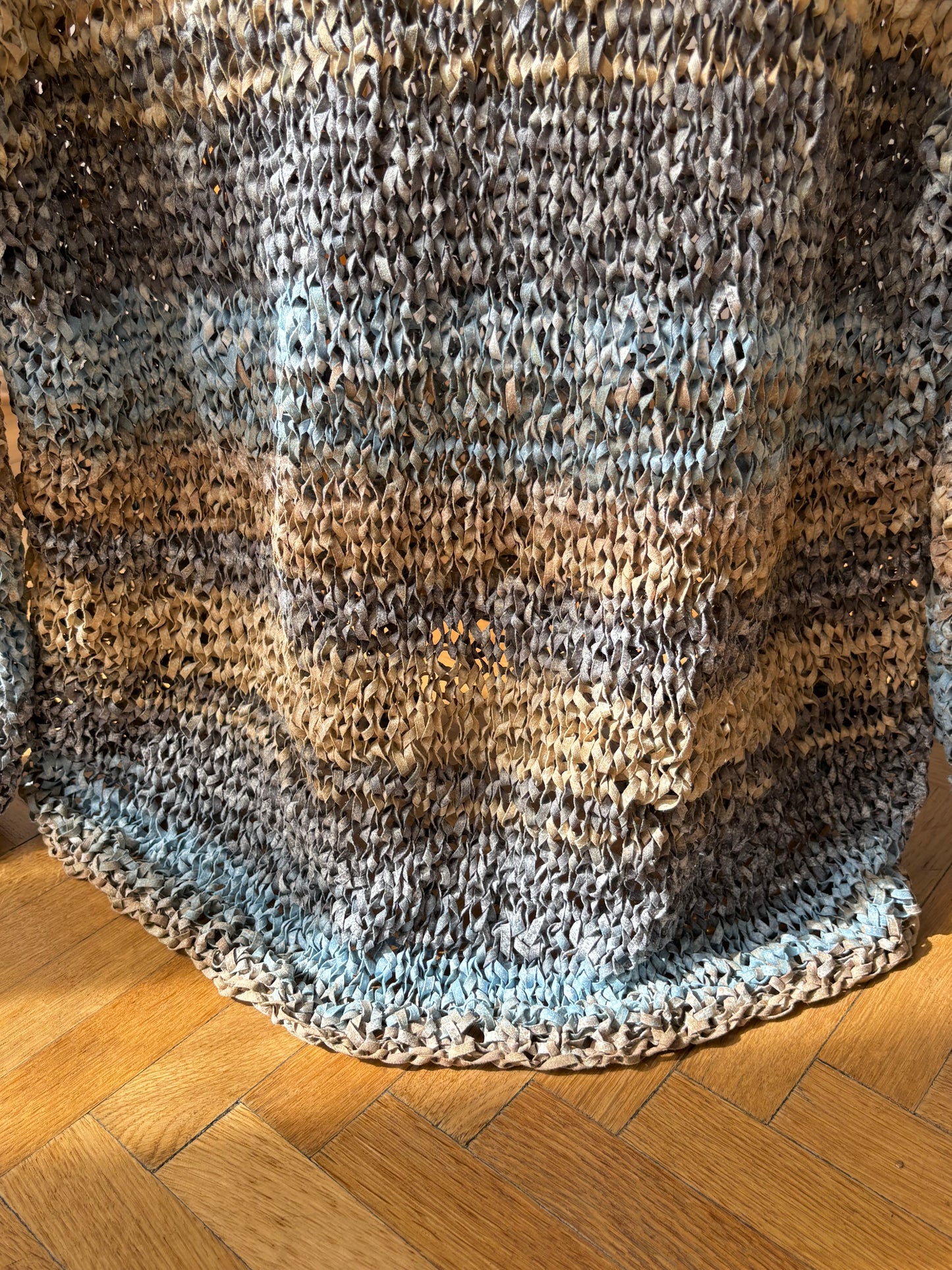 mesh weaving gradation