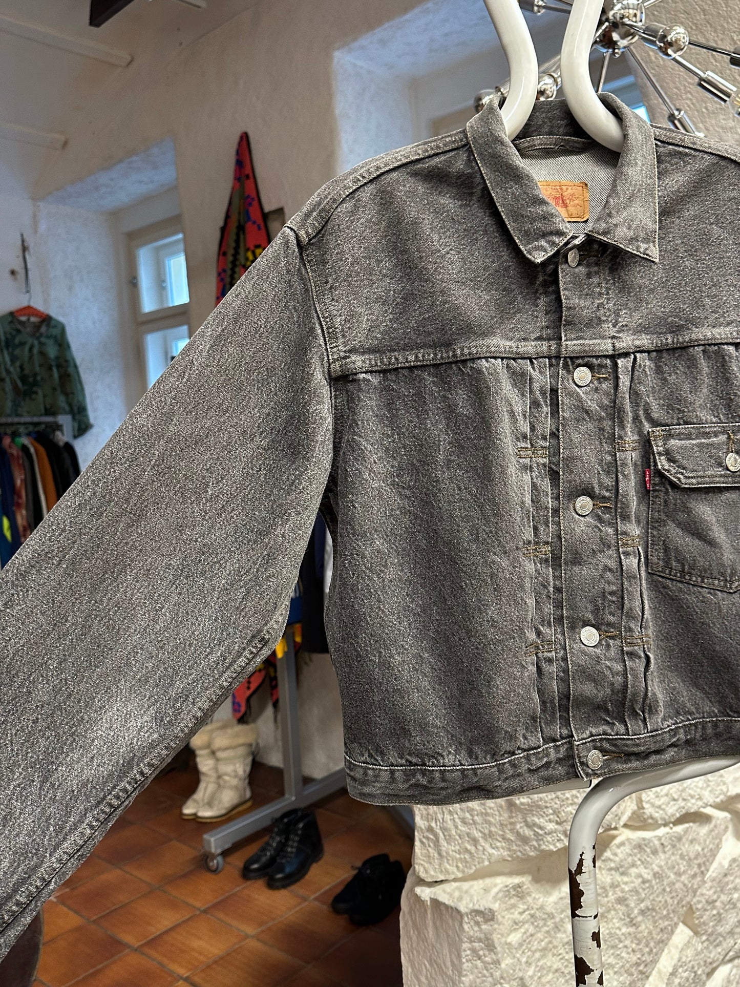 Levi's 70501 01 Type 1st Europe ヨーロッパ企画 リーバイス  1980's 88's 80年代 Black denim ファースト Gジャン Vintage ヴィンテージ Toto Praha Prague Vintage store 古着屋 古着 Vintage clothing ユーロ古着 ヨーロッパ古着 レア ブラックデニム 