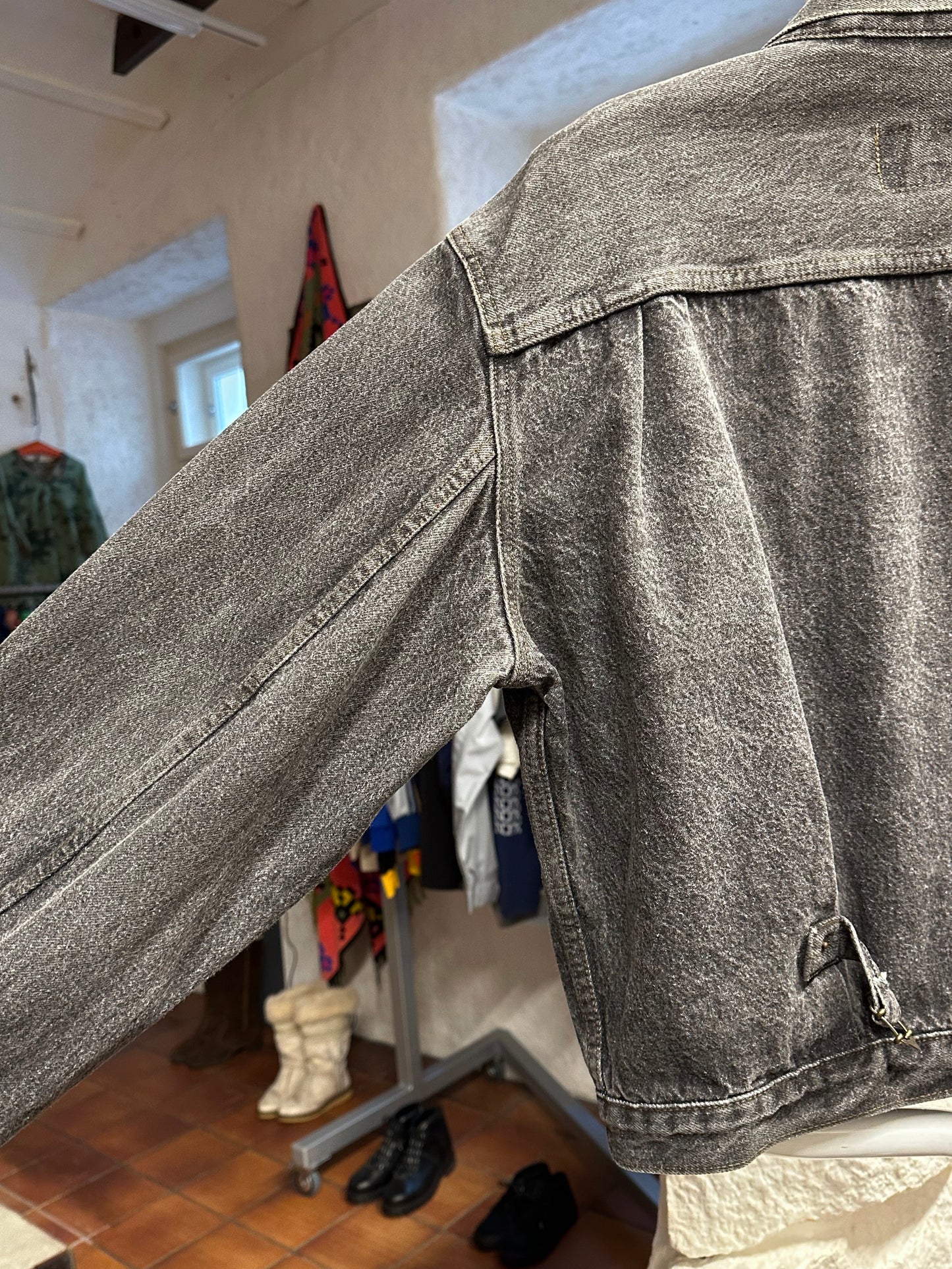 Levi's 70501 01 Type 1st Europe ヨーロッパ企画 リーバイス  1980's 88's 80年代 Black denim ファースト Gジャン Vintage ヴィンテージ Toto Praha Prague Vintage store 古着屋 古着 Vintage clothing ユーロ古着 ヨーロッパ古着 レア ブラックデニム 