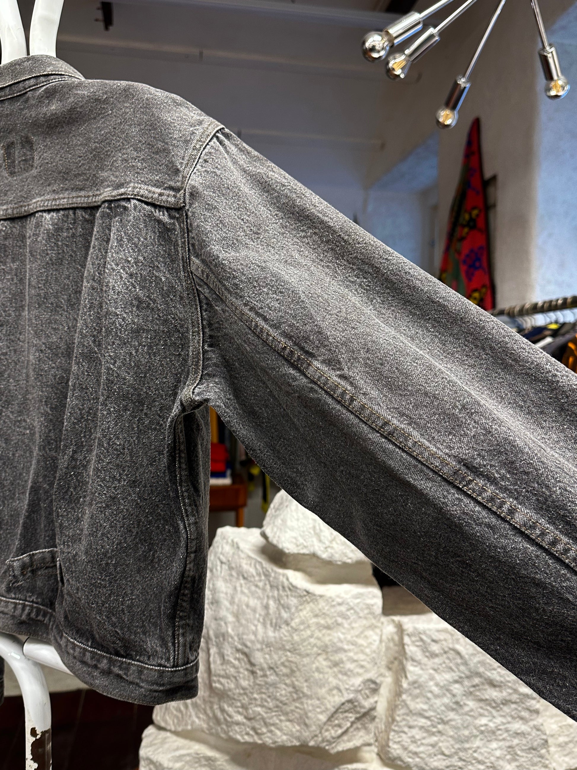 Levi's 70501 01 Type 1st Europe ヨーロッパ企画 リーバイス  1980's 88's 80年代 Black denim ファースト Gジャン Vintage ヴィンテージ Toto Praha Prague Vintage store 古着屋 古着 Vintage clothing ユーロ古着 ヨーロッパ古着 レア ブラックデニム 