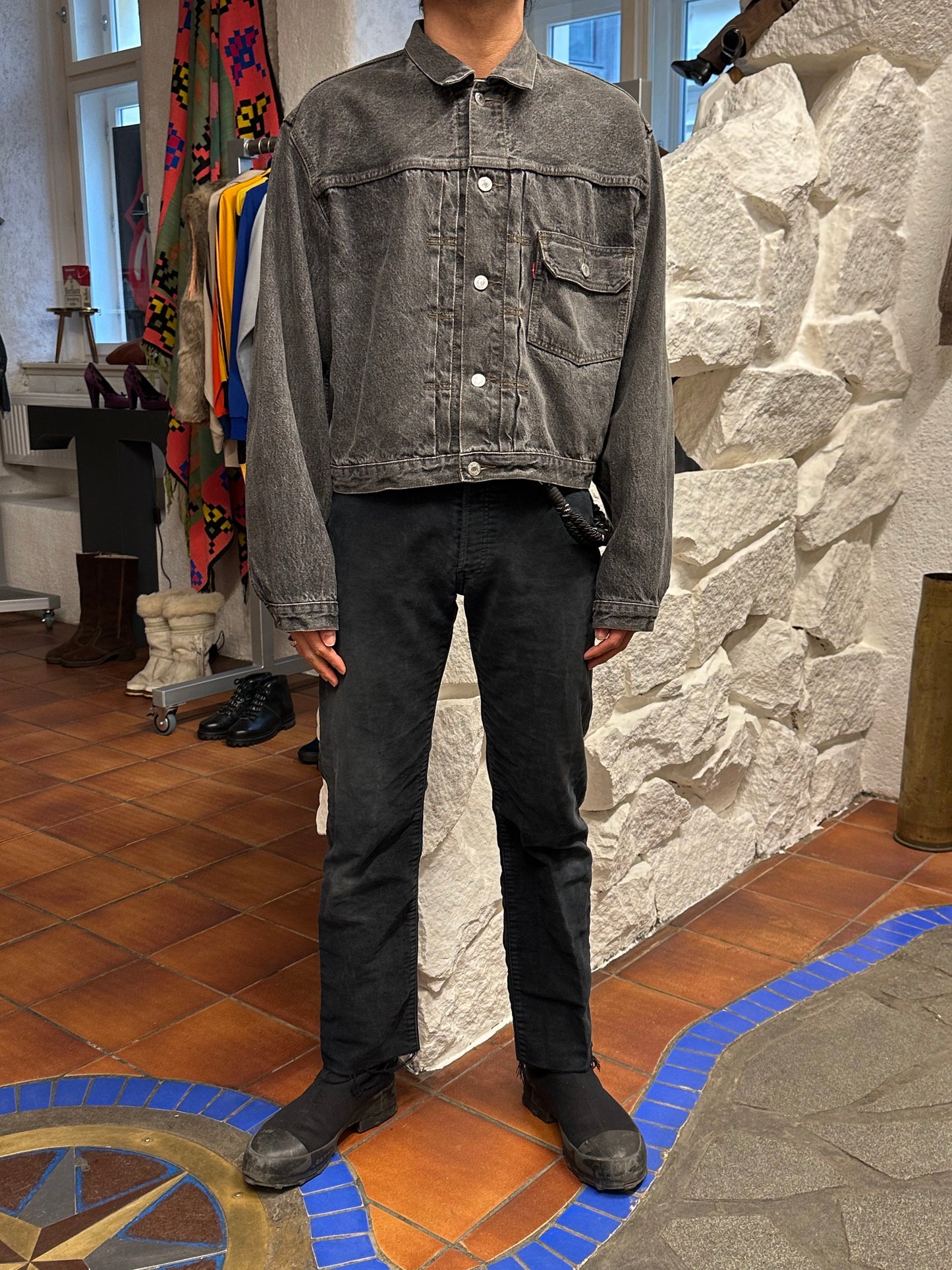 Levi's 70501 01 Type 1st Europe ヨーロッパ企画 リーバイス  1980's 88's 80年代 Black denim ファースト Gジャン Vintage ヴィンテージ Toto Praha Prague Vintage store 古着屋 古着 Vintage clothing ユーロ古着 ヨーロッパ古着 レア ブラックデニム 