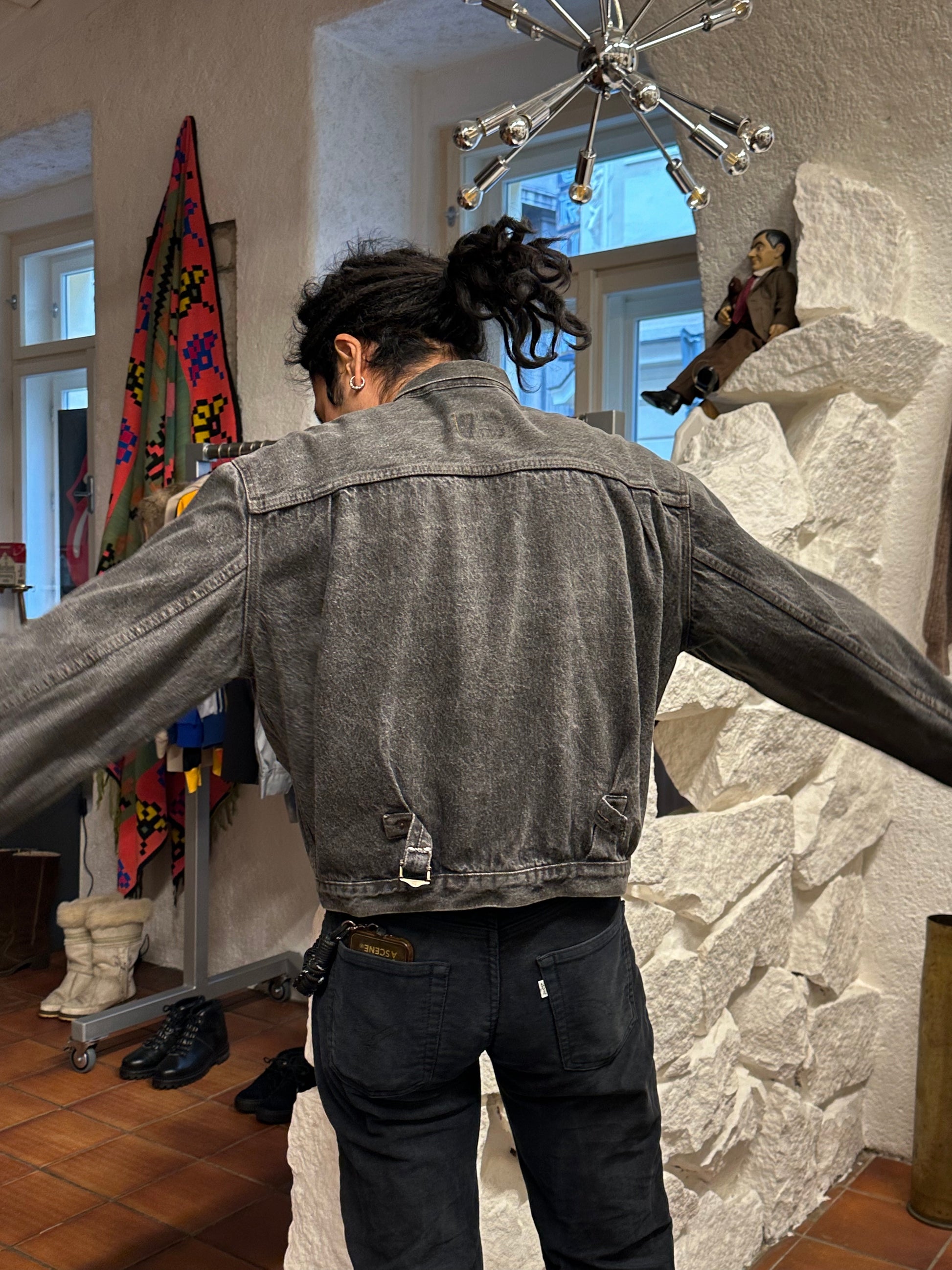 Levi's 70501 01 Type 1st Europe ヨーロッパ企画 リーバイス  1980's 88's 80年代 Black denim ファースト Gジャン Vintage ヴィンテージ Toto Praha Prague Vintage store 古着屋 古着 Vintage clothing ユーロ古着 ヨーロッパ古着 レア ブラックデニム 