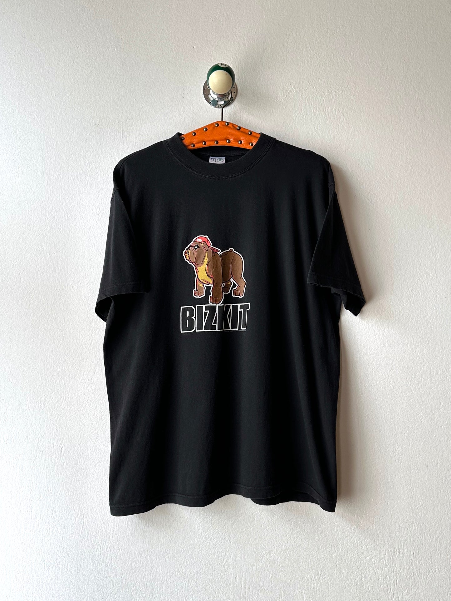 LIMP BIZKIT bulldog リンプビズキット T-shirt Band Tee Tシャツ バンド 90's 90年代 2002 2002年 Black 黒 Toto Praha Vintage clothing shop Antique shop 古着屋 プラハ Showroom appointment Prague ユーロ古着 ヨーロッパ古着 古着卸 ヴィンテージ