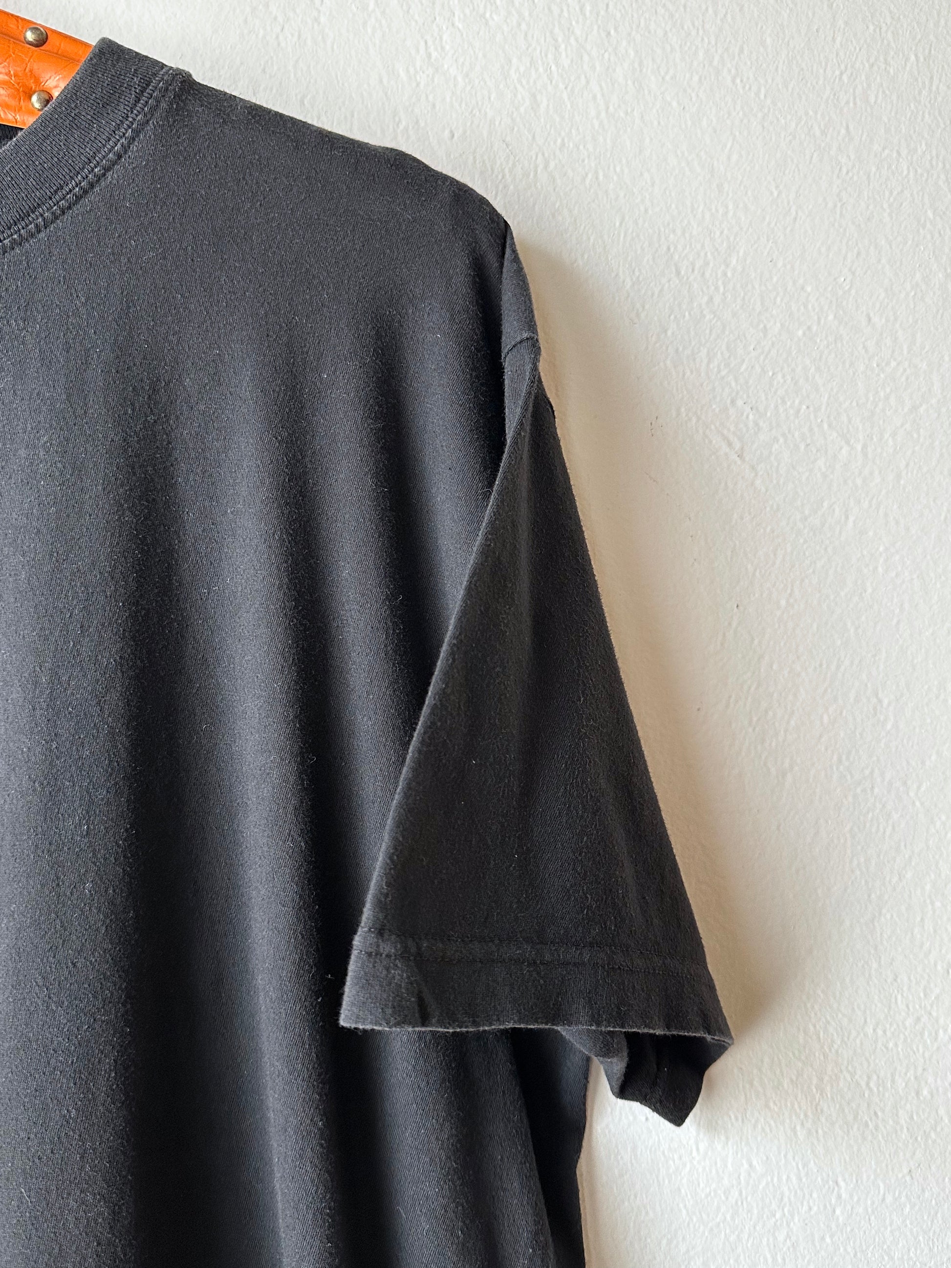 LIMP BIZKIT bulldog リンプビズキット T-shirt Band Tee Tシャツ バンド 90's 90年代 2002 2002年 Black 黒 Toto Praha Vintage clothing shop Antique shop 古着屋 プラハ Showroom appointment Prague ユーロ古着 ヨーロッパ古着 古着卸 ヴィンテージ