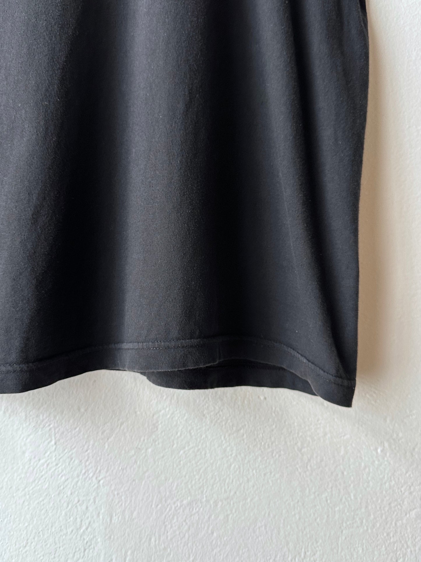 LIMP BIZKIT bulldog リンプビズキット T-shirt Band Tee Tシャツ バンド 90's 90年代 2002 2002年 Black 黒 Toto Praha Vintage clothing shop Antique shop 古着屋 プラハ Showroom appointment Prague ユーロ古着 ヨーロッパ古着 古着卸 ヴィンテージ