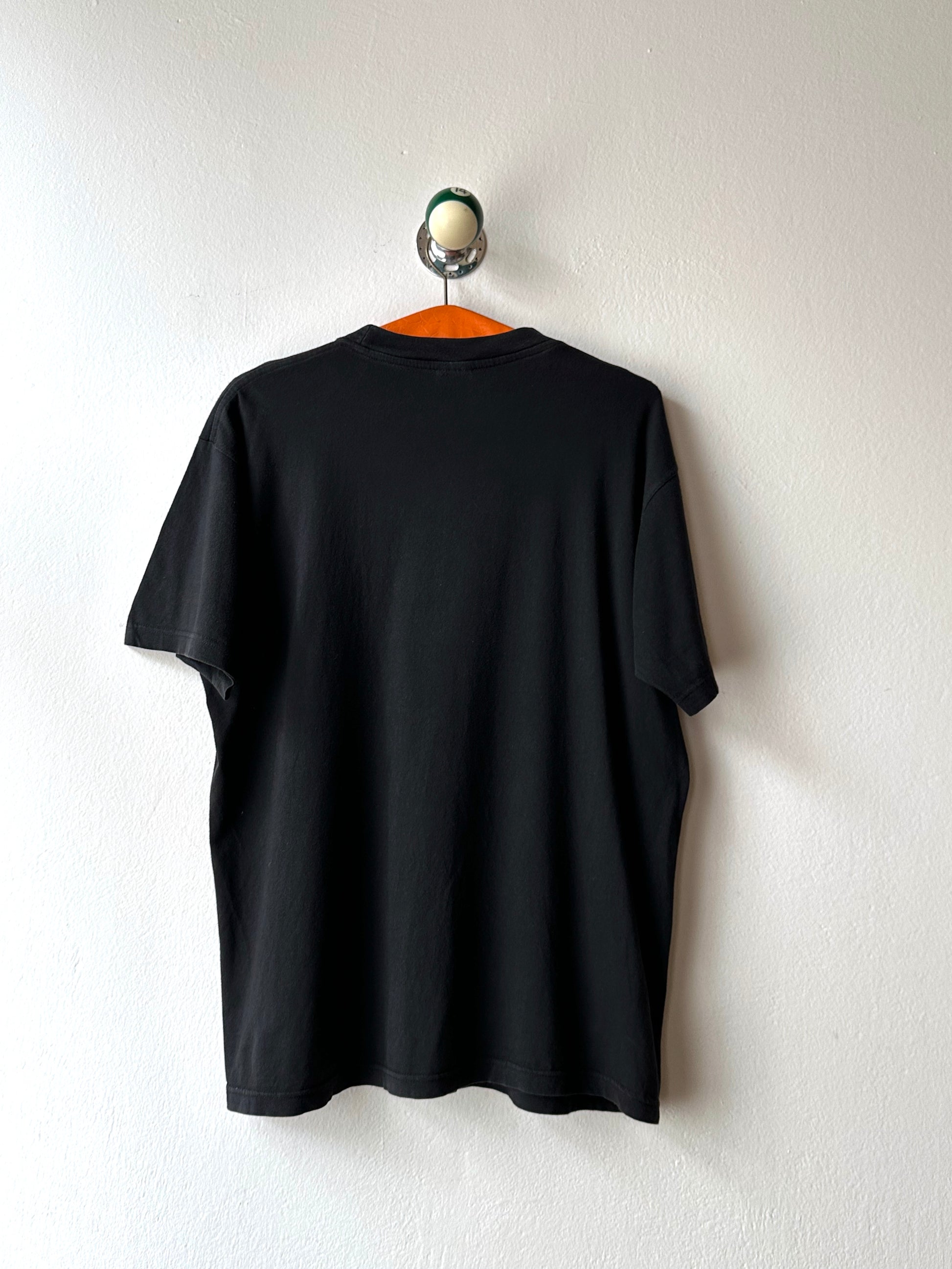 LIMP BIZKIT bulldog リンプビズキット T-shirt Band Tee Tシャツ バンド 90's 90年代 2002 2002年 Black 黒 Toto Praha Vintage clothing shop Antique shop 古着屋 プラハ Showroom appointment Prague ユーロ古着 ヨーロッパ古着 古着卸 ヴィンテージ