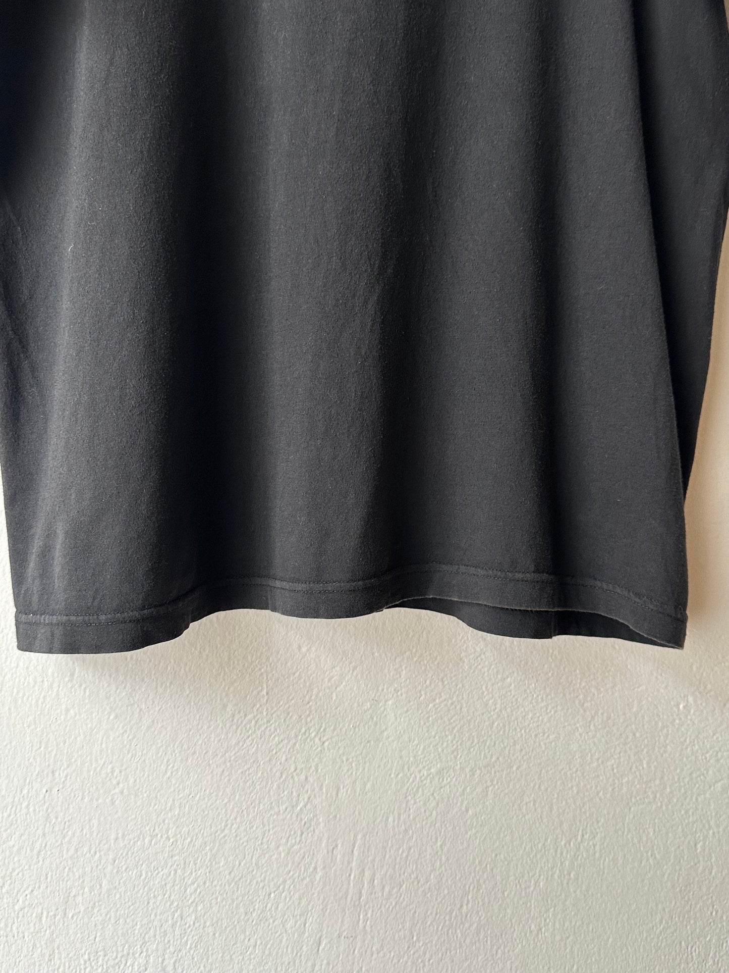 LIMP BIZKIT bulldog リンプビズキット T-shirt Band Tee Tシャツ バンド 90's 90年代 2002 2002年 Black 黒 Toto Praha Vintage clothing shop Antique shop 古着屋 プラハ Showroom appointment Prague ユーロ古着 ヨーロッパ古着 古着卸 ヴィンテージ