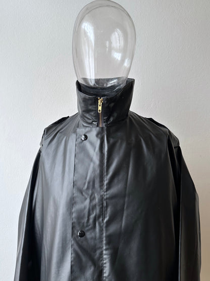 1982 French Military black rubber coat 80年代 フランス軍 レインコート ラバー 黒 Army Toto Praha Vintage clothing shop Antique shop 古着屋 プラハ Showroom appointment Prague ユーロ古着 ヨーロッパ古着 古着卸 ヴィンテージ