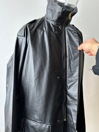 1982 French Military black rubber coat 80年代 フランス軍 レインコート ラバー 黒 Army Toto Praha Vintage clothing shop Antique shop 古着屋 プラハ Showroom appointment Prague ユーロ古着 ヨーロッパ古着 古着卸 ヴィンテージ