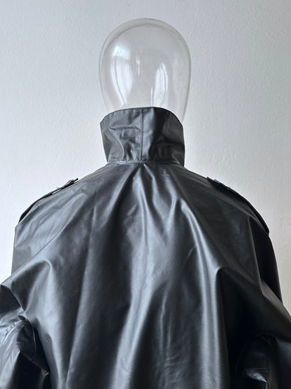 1982 French Military black rubber coat 80年代 フランス軍 レインコート ラバー 黒 Army Toto Praha Vintage clothing shop Antique shop 古着屋 プラハ Showroom appointment Prague ユーロ古着 ヨーロッパ古着 古着卸 ヴィンテージ