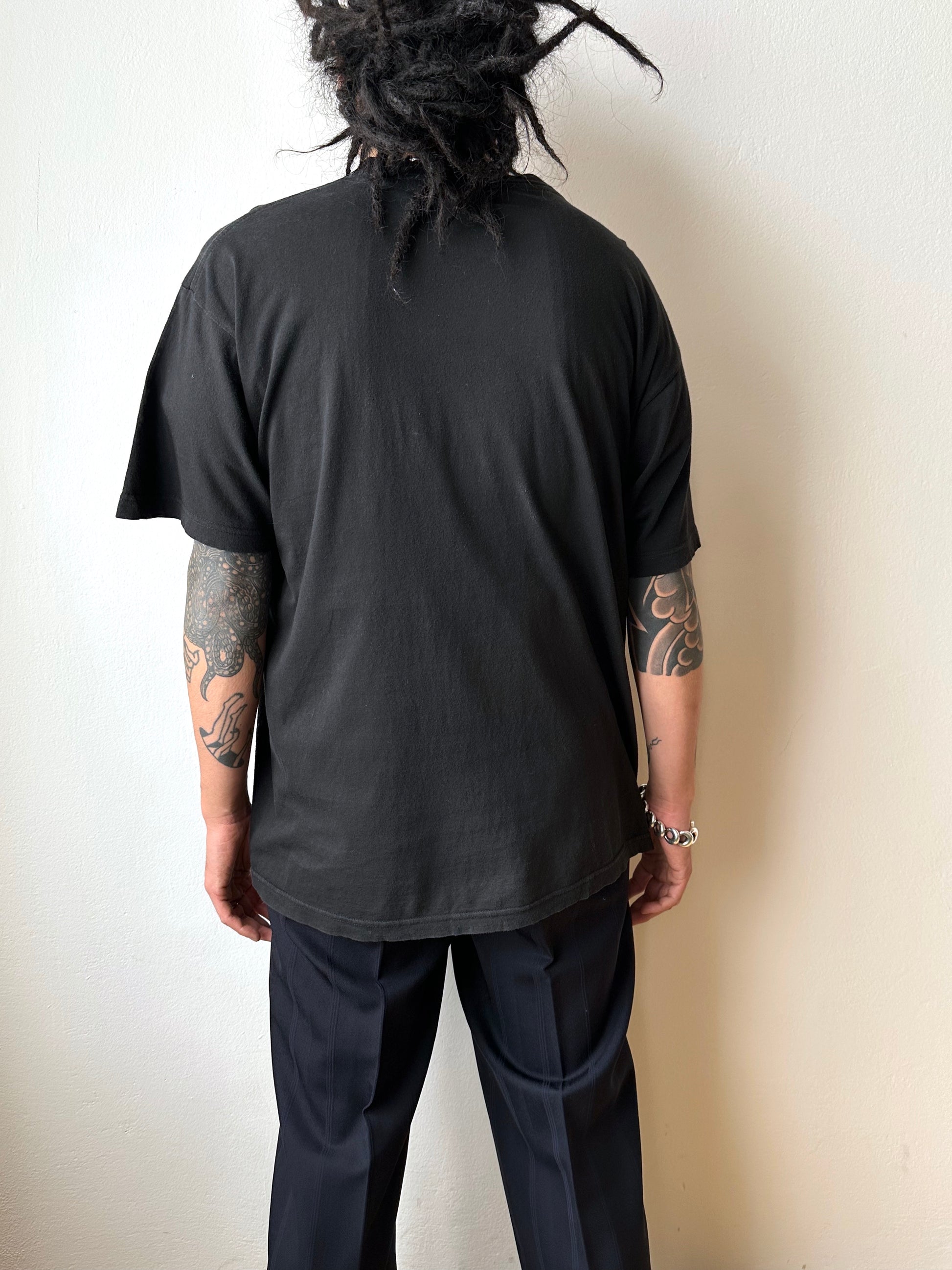 LIMP BIZKIT bulldog リンプビズキット T-shirt Band Tee Tシャツ バンド 90's 90年代 2002 2002年 Black 黒 Toto Praha Vintage clothing shop Antique shop 古着屋 プラハ Showroom appointment Prague ユーロ古着 ヨーロッパ古着 古着卸 ヴィンテージ