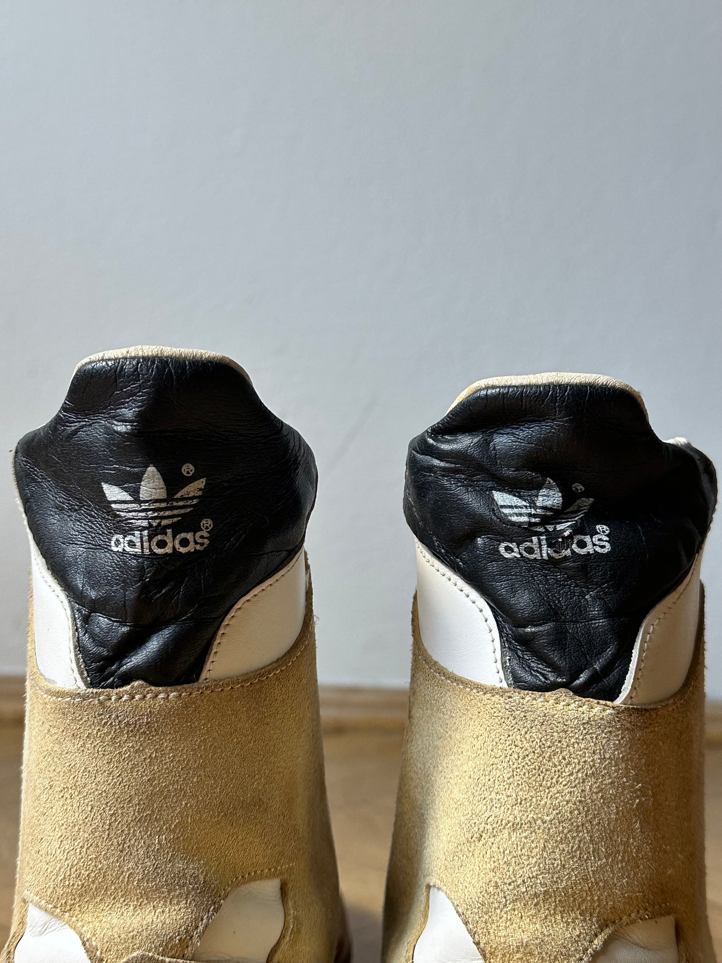 1980s 1990s Adidas Adimed Stabil アディダス リハビリ用 80年代 90年代 Toto Praha Vintage clothing shop Antique shop 古着屋 プラハ Showroom appointment Prague ユーロ古着 ヨーロッパ古着 古着卸 ヴィンテージ