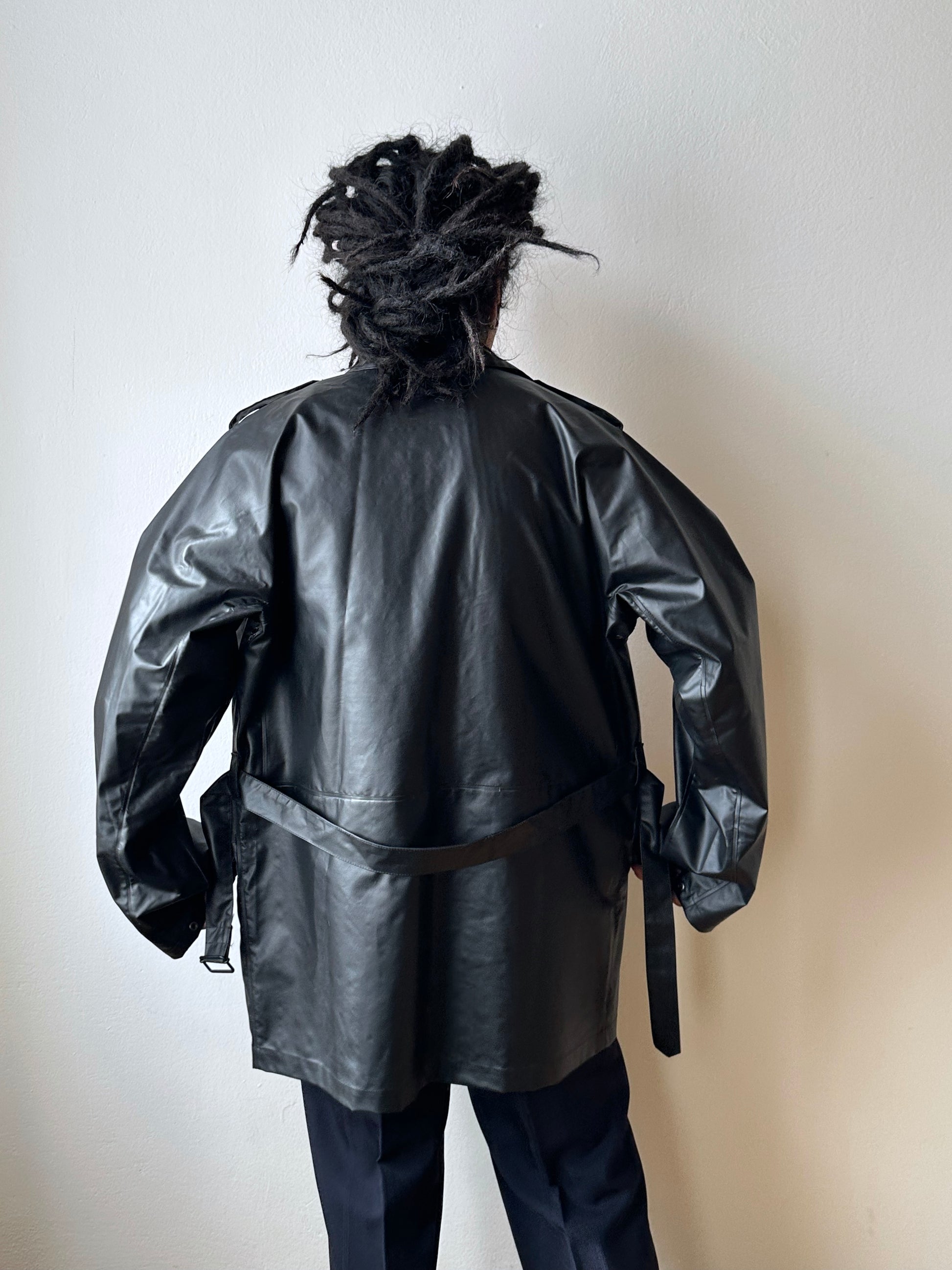 1982 French Military black rubber coat 80年代 フランス軍 レインコート ラバー 黒 Army Toto Praha Vintage clothing shop Antique shop 古着屋 プラハ Showroom appointment Prague ユーロ古着 ヨーロッパ古着 古着卸 ヴィンテージ