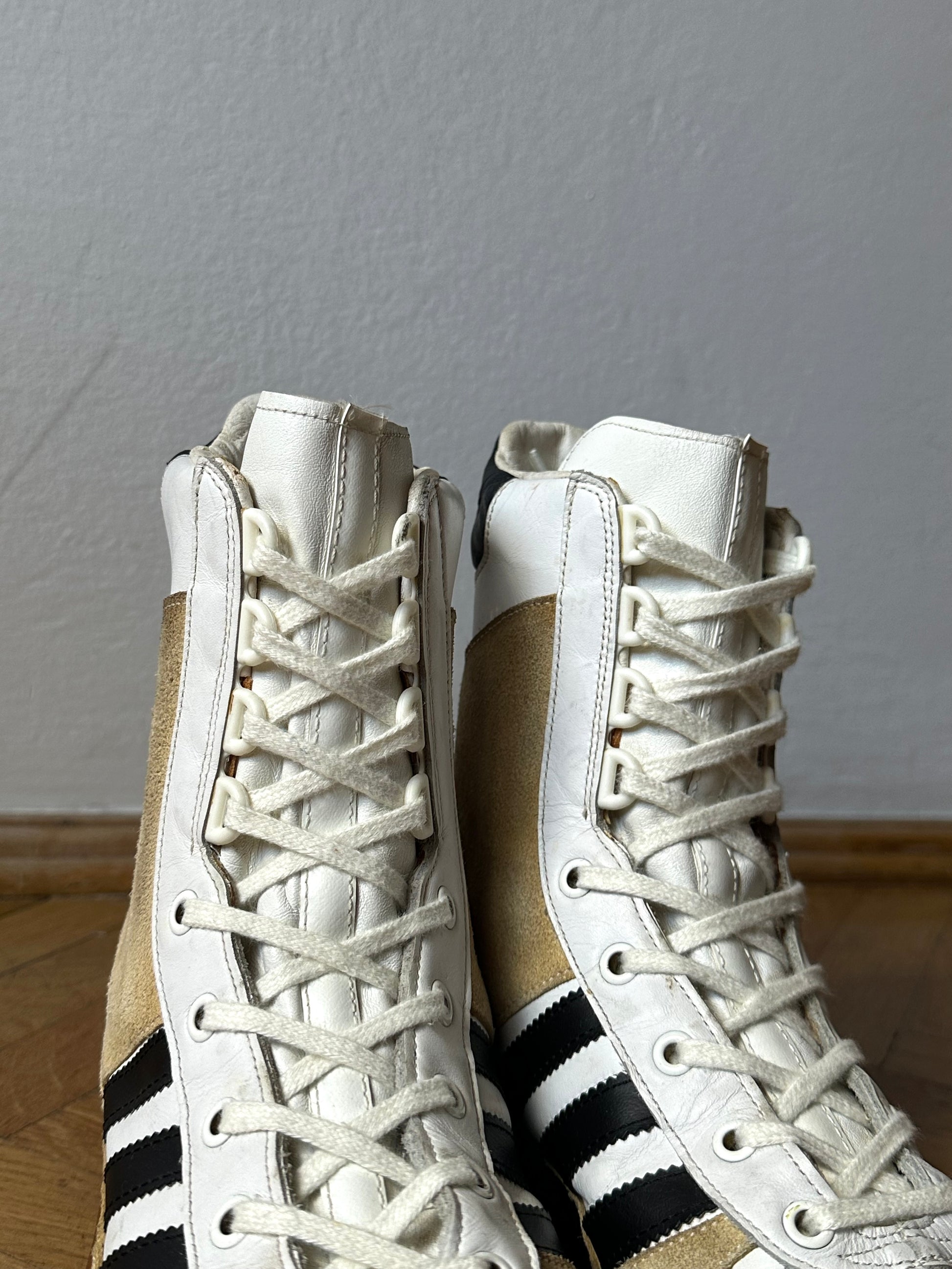 1980s 1990s Adidas Adimed Stabil アディダス リハビリ用 80年代 90年代 Toto Praha Vintage clothing shop Antique shop 古着屋 プラハ Showroom appointment Prague ユーロ古着 ヨーロッパ古着 古着卸 ヴィンテージ