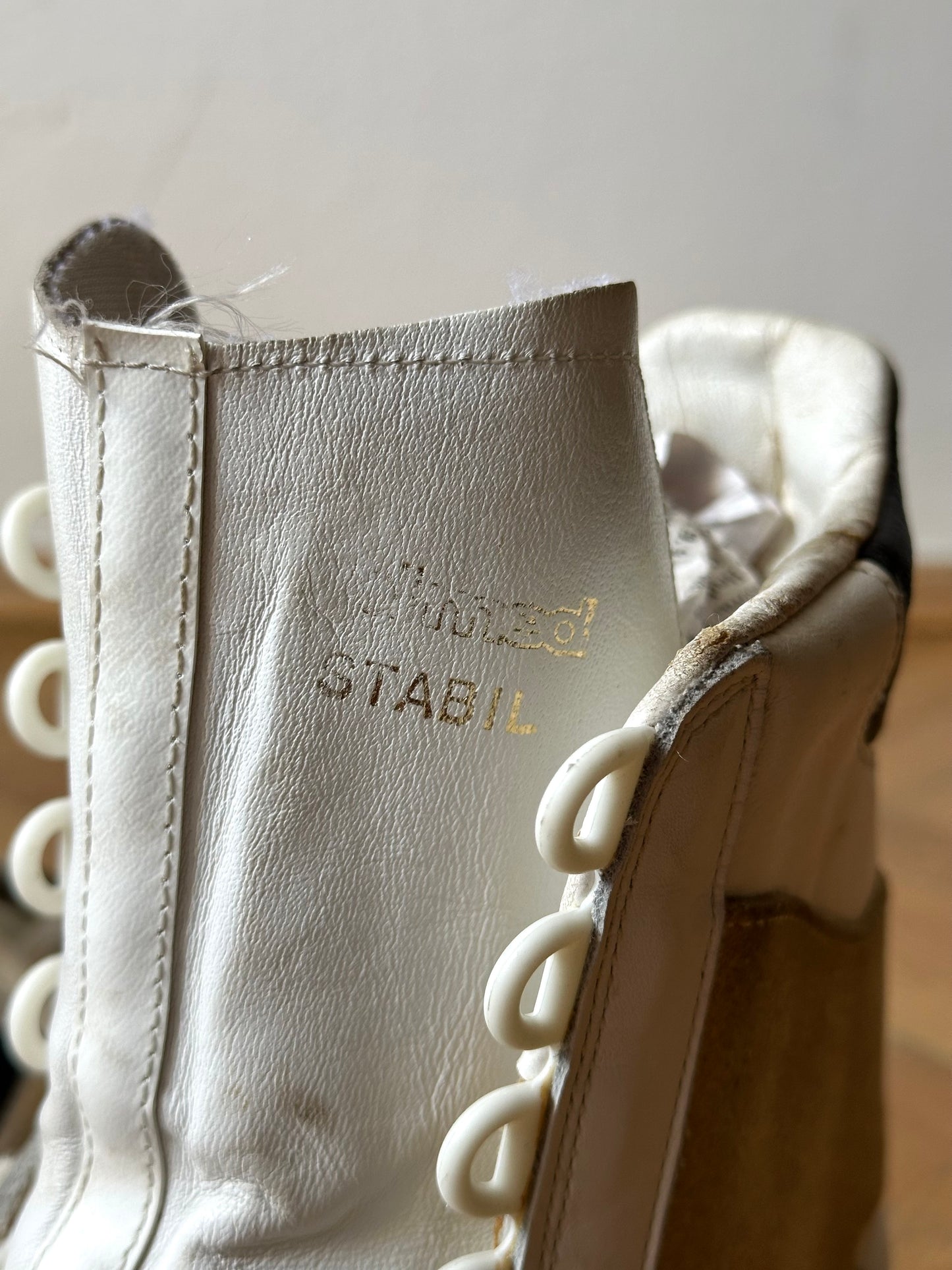 1980s 1990s Adidas Adimed Stabil アディダス リハビリ用 80年代 90年代 Toto Praha Vintage clothing shop Antique shop 古着屋 プラハ Showroom appointment Prague ユーロ古着 ヨーロッパ古着 古着卸 ヴィンテージ