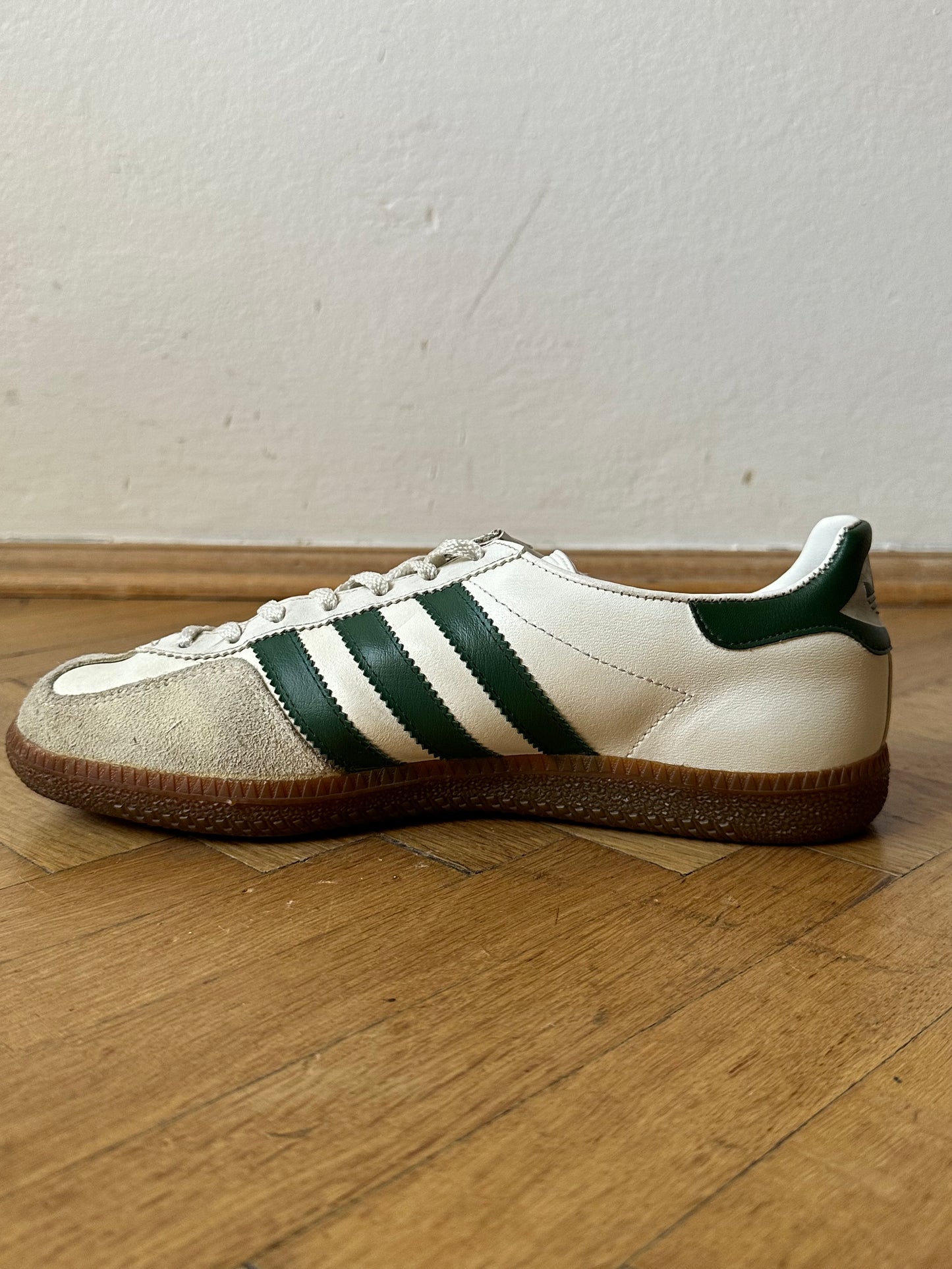 1980s Adidas Universal アディダス ユニバーサル Made in West-Germany 西ドイツ製 80s 80年代 Toto Praha Vintage clothing shop Antique shop 古着屋 プラハ Showroom appointment Prague ユーロ古着 ヨーロッパ古着 古着卸 ヴィンテージ