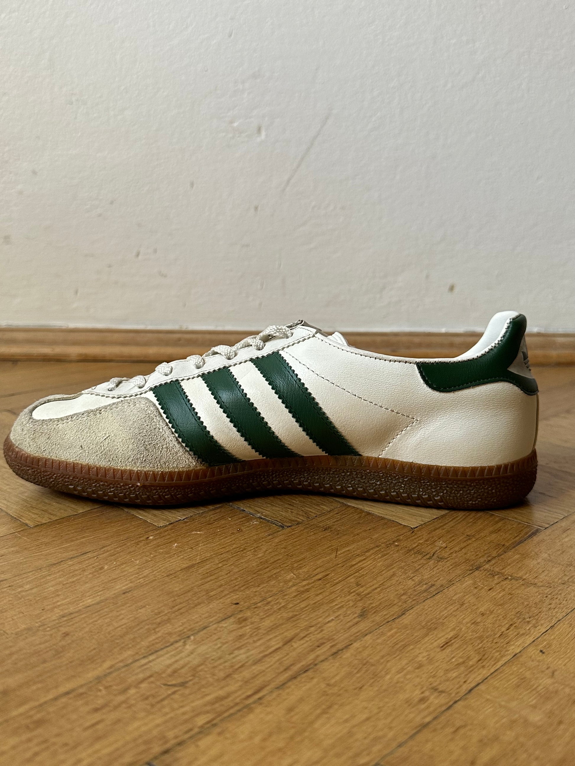 1980s Adidas Universal アディダス ユニバーサル Made in West-Germany 西ドイツ製 80s 80年代 Toto Praha Vintage clothing shop Antique shop 古着屋 プラハ Showroom appointment Prague ユーロ古着 ヨーロッパ古着 古着卸 ヴィンテージ
