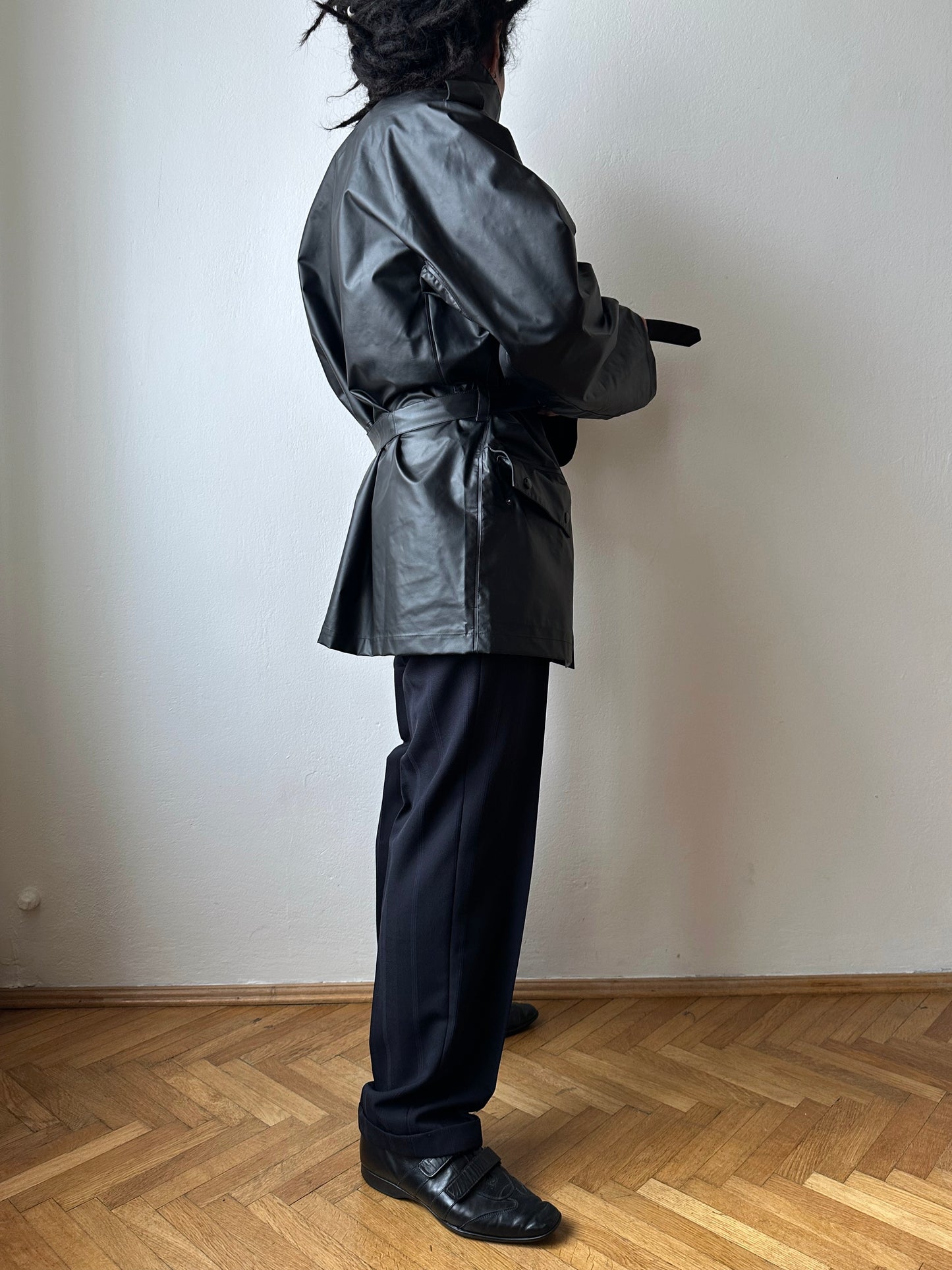 1982 French Military black rubber coat 80年代 フランス軍 レインコート ラバー 黒 Army Toto Praha Vintage clothing shop Antique shop 古着屋 プラハ Showroom appointment Prague ユーロ古着 ヨーロッパ古着 古着卸 ヴィンテージ