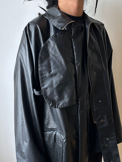 1982 French Military black rubber coat 80年代 フランス軍 レインコート ラバー 黒 Army Toto Praha Vintage clothing shop Antique shop 古着屋 プラハ Showroom appointment Prague ユーロ古着 ヨーロッパ古着 古着卸 ヴィンテージ