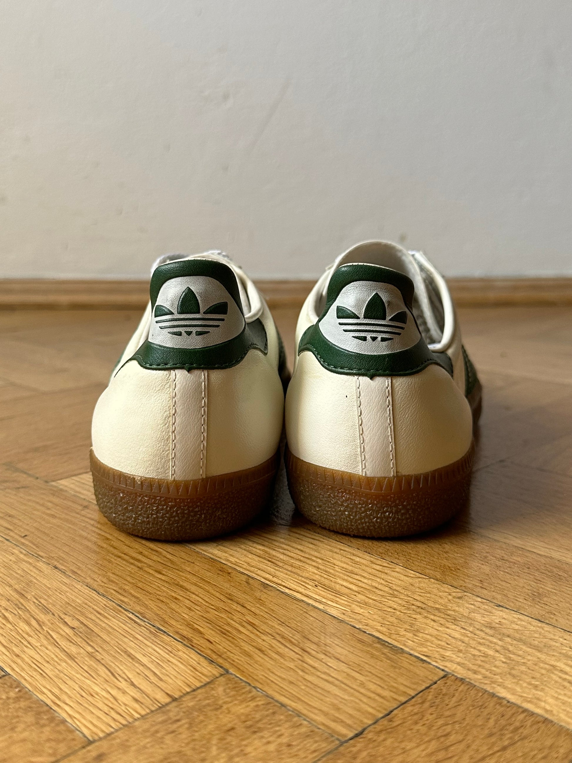 1980s Adidas Universal アディダス ユニバーサル Made in West-Germany 西ドイツ製 80s 80年代 Toto Praha Vintage clothing shop Antique shop 古着屋 プラハ Showroom appointment Prague ユーロ古着 ヨーロッパ古着 古着卸 ヴィンテージ