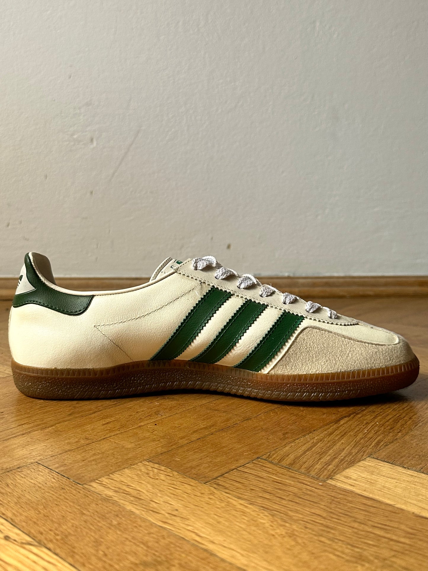 1980s Adidas Universal アディダス ユニバーサル Made in West-Germany 西ドイツ製 80s 80年代 Toto Praha Vintage clothing shop Antique shop 古着屋 プラハ Showroom appointment Prague ユーロ古着 ヨーロッパ古着 古着卸 ヴィンテージ