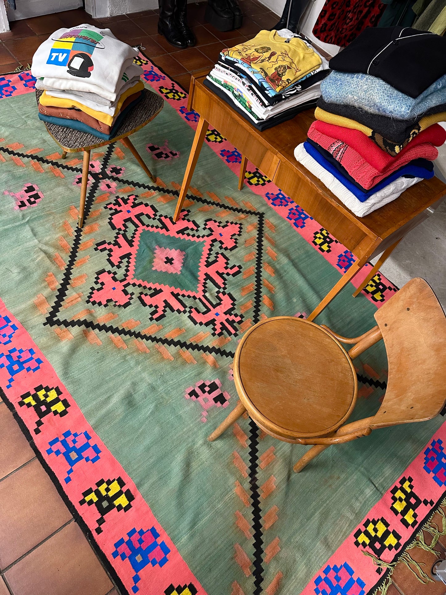 Turkish floral bit motif kilim rug