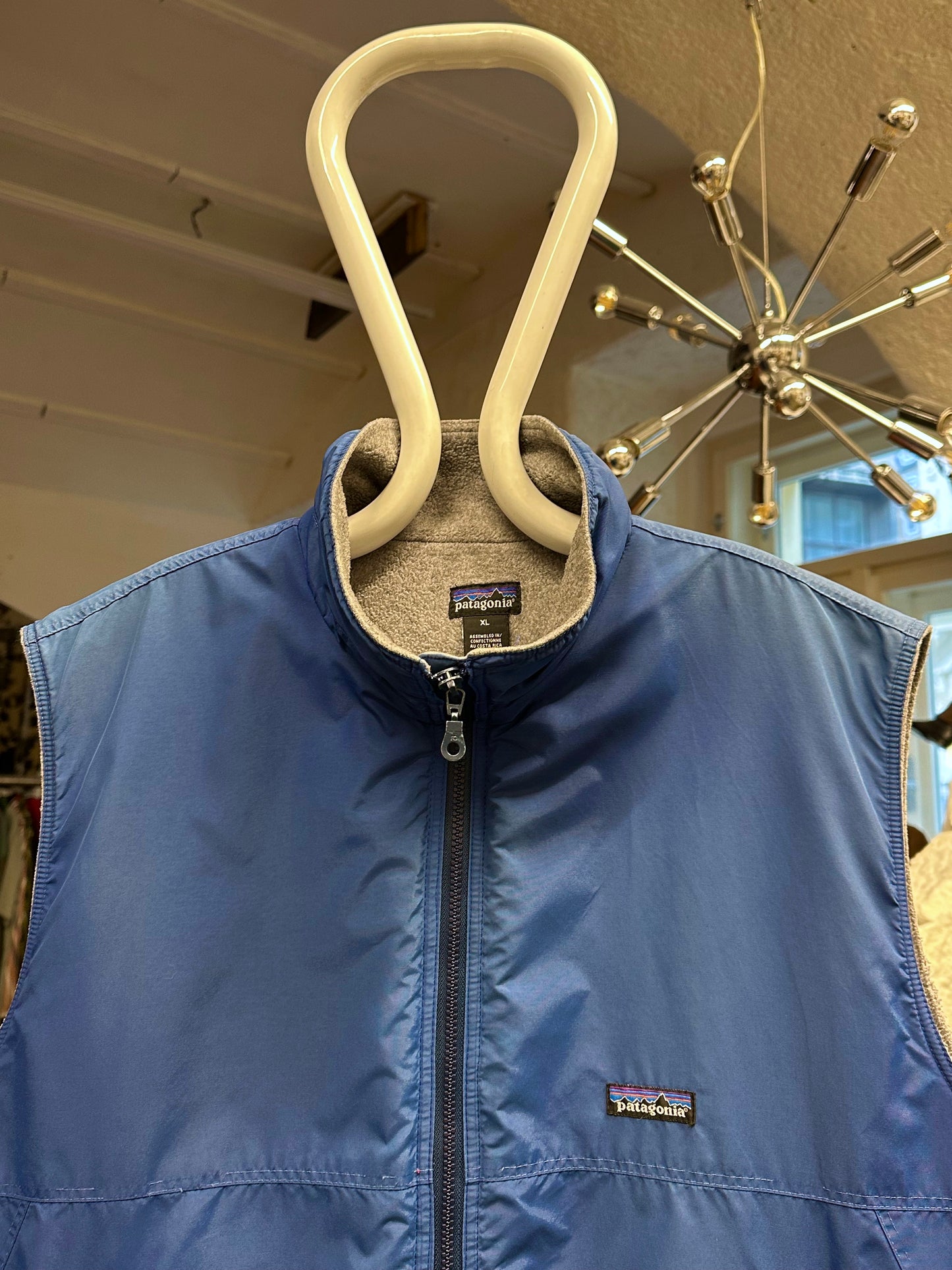 90's 90年代 Patagonia パタゴニア Toto Praha Prague プラハ 古着屋 古着 Vintage store Vintage clothing Made in USA Vest ベスト Fleece フリース アメリカ古着 ユーロ古着 ヨーロッパ古着 Blue 青 アウトドア Outdoor ヴィンテージ