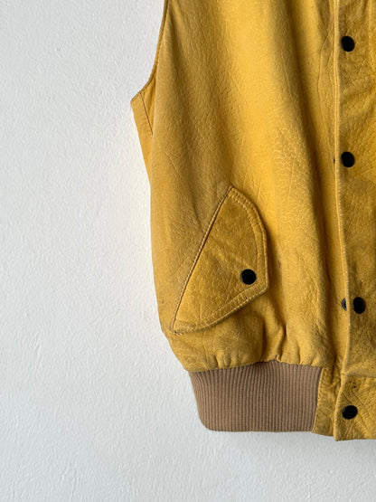 CHEVIGNON Leather Vest シェビニオン 黄色 レザー ベスト Toto Praha Vintage clothing shop Antique shop 古着屋 プラハ Showroom appointment Prague ユーロ古着 ヨーロッパ古着 古着卸 ヴィンテージ