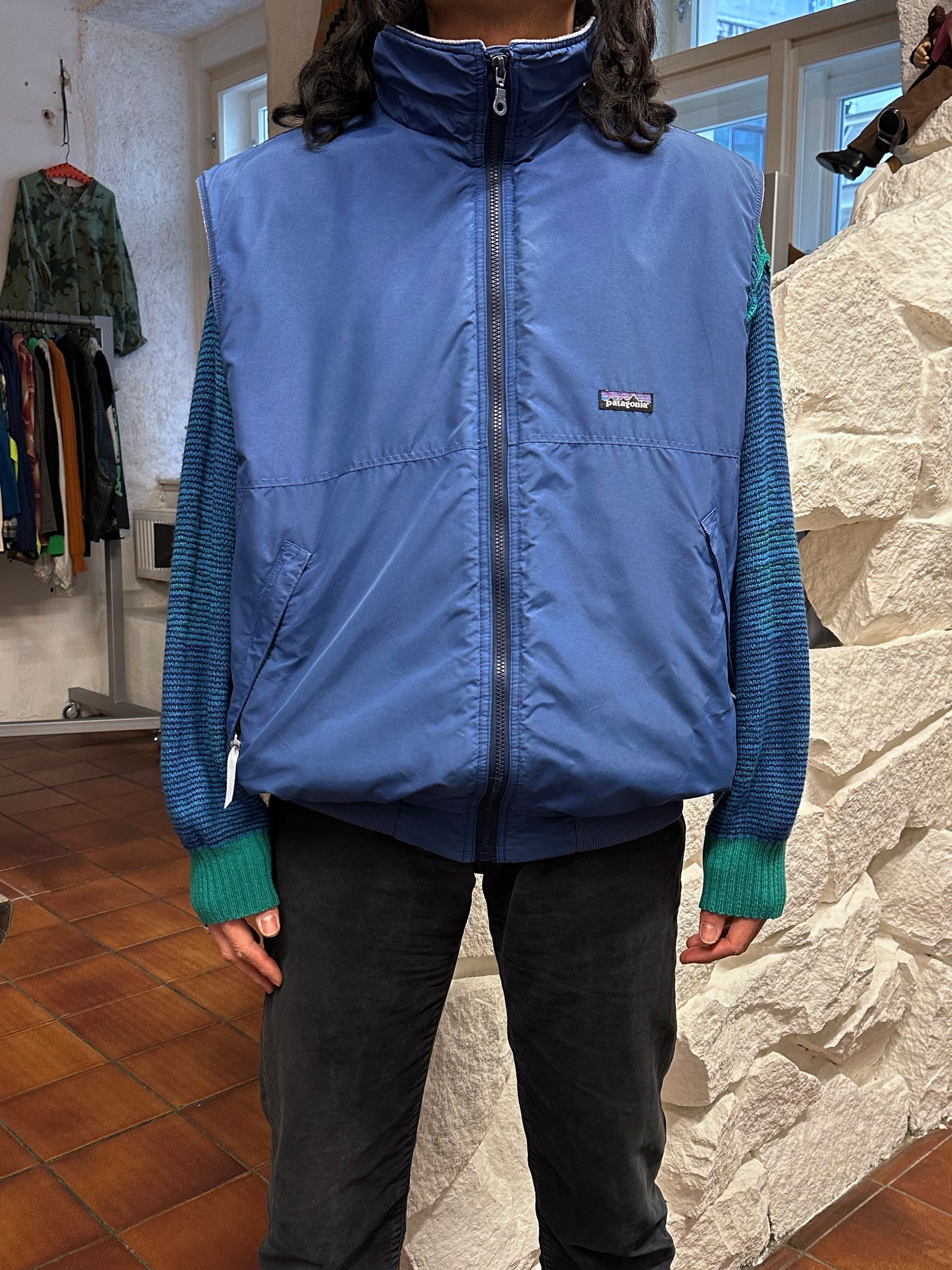 90's 90年代 Patagonia パタゴニア Toto Praha Prague プラハ 古着屋 古着 Vintage store Vintage clothing Made in USA Vest ベスト Fleece フリース アメリカ古着 ユーロ古着 ヨーロッパ古着 Blue 青 アウトドア Outdoor ヴィンテージ