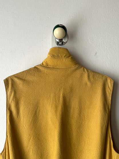 CHEVIGNON Leather Vest シェビニオン 黄色 レザー ベスト Toto Praha Vintage clothing shop Antique shop 古着屋 プラハ Showroom appointment Prague ユーロ古着 ヨーロッパ古着 古着卸 ヴィンテージ