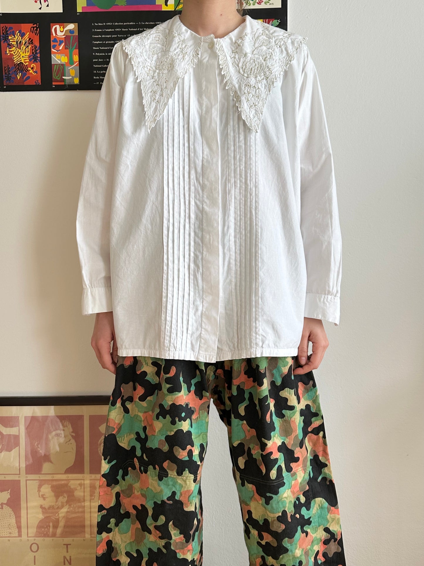 Embroidery big collar shirt