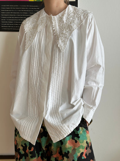 Embroidery big collar shirt