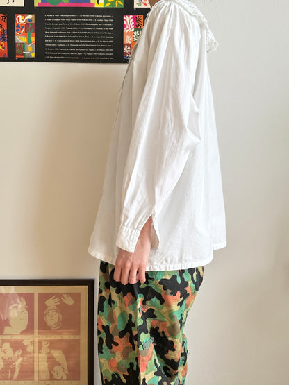 Embroidery big collar shirt