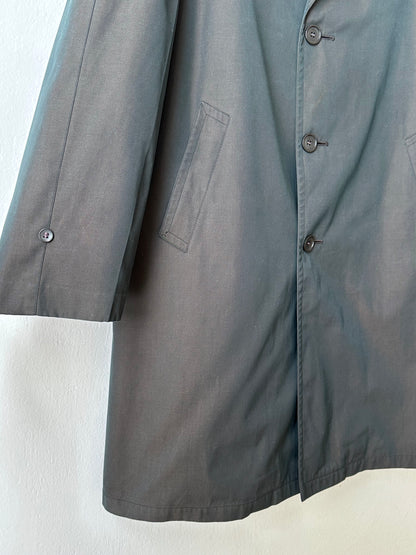 1980s Italian Iridescent waterproof coat 80年代 イタリア古着 イタリア製 玉虫 コート Toto Praha Vintage clothing shop Antique shop 古着屋 プラハ Showroom appointment Prague ユーロ古着 ヨーロッパ古着 古着卸 ヴィンテージ