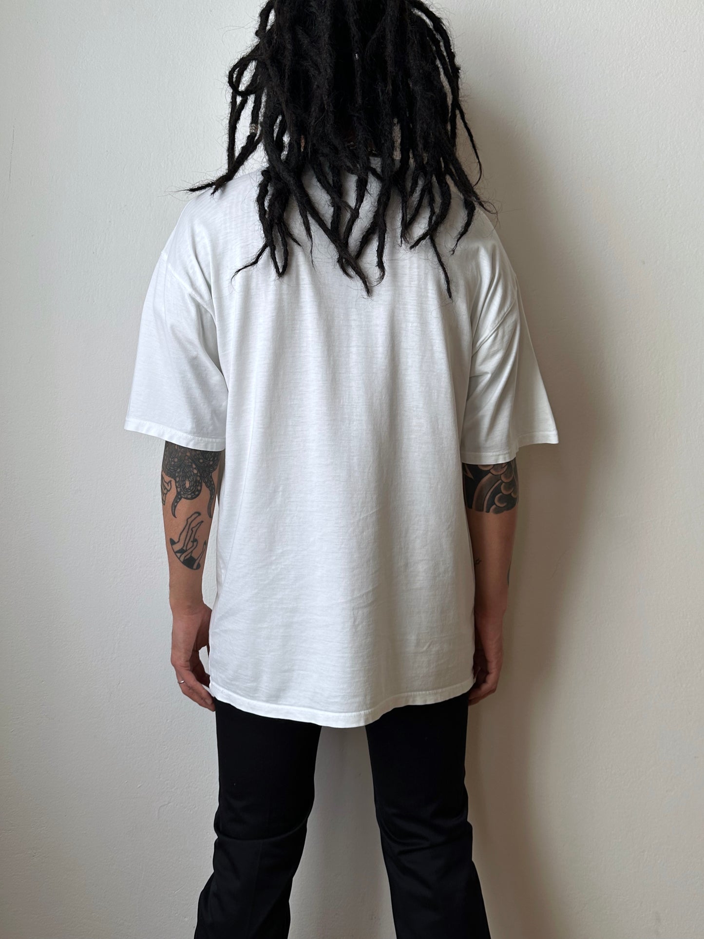 Unknown art tee - L