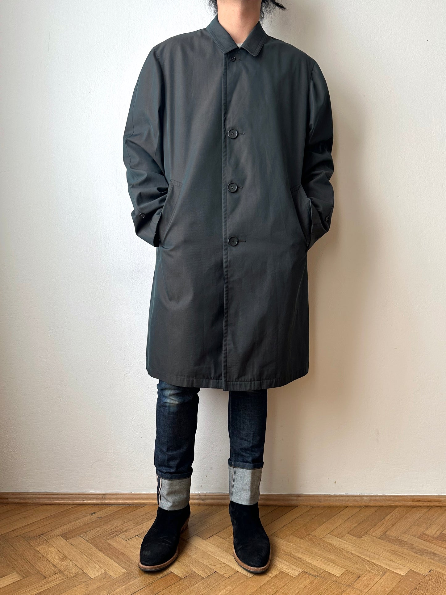 1980s Italian Iridescent waterproof coat 80年代 イタリア古着 イタリア製 玉虫 コート Toto Praha Vintage clothing shop Antique shop 古着屋 プラハ Showroom appointment Prague ユーロ古着 ヨーロッパ古着 古着卸 ヴィンテージ