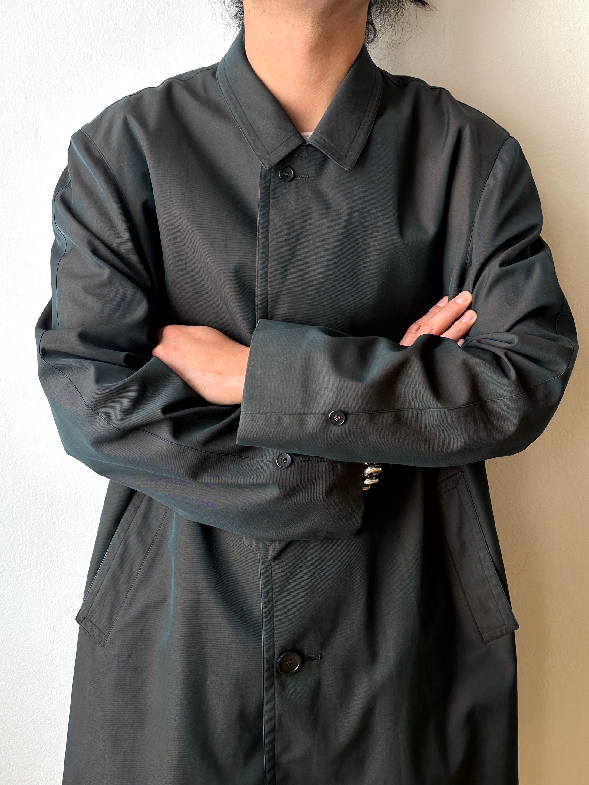 1980s Italian Iridescent waterproof coat 80年代 イタリア古着 イタリア製 玉虫 コート Toto Praha Vintage clothing shop Antique shop 古着屋 プラハ Showroom appointment Prague ユーロ古着 ヨーロッパ古着 古着卸 ヴィンテージ