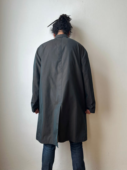 1980s Italian Iridescent waterproof coat 80年代 イタリア古着 イタリア製 玉虫 コート Toto Praha Vintage clothing shop Antique shop 古着屋 プラハ Showroom appointment Prague ユーロ古着 ヨーロッパ古着 古着卸 ヴィンテージ