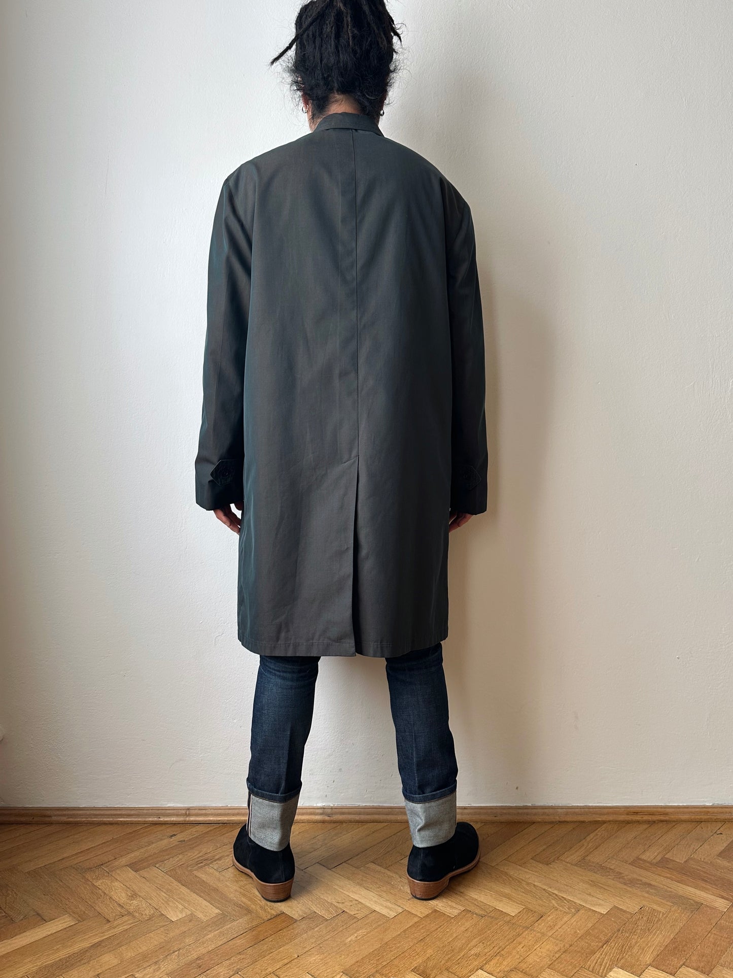 1980s Italian Iridescent waterproof coat 80年代 イタリア古着 イタリア製 玉虫 コート Toto Praha Vintage clothing shop Antique shop 古着屋 プラハ Showroom appointment Prague ユーロ古着 ヨーロッパ古着 古着卸 ヴィンテージ