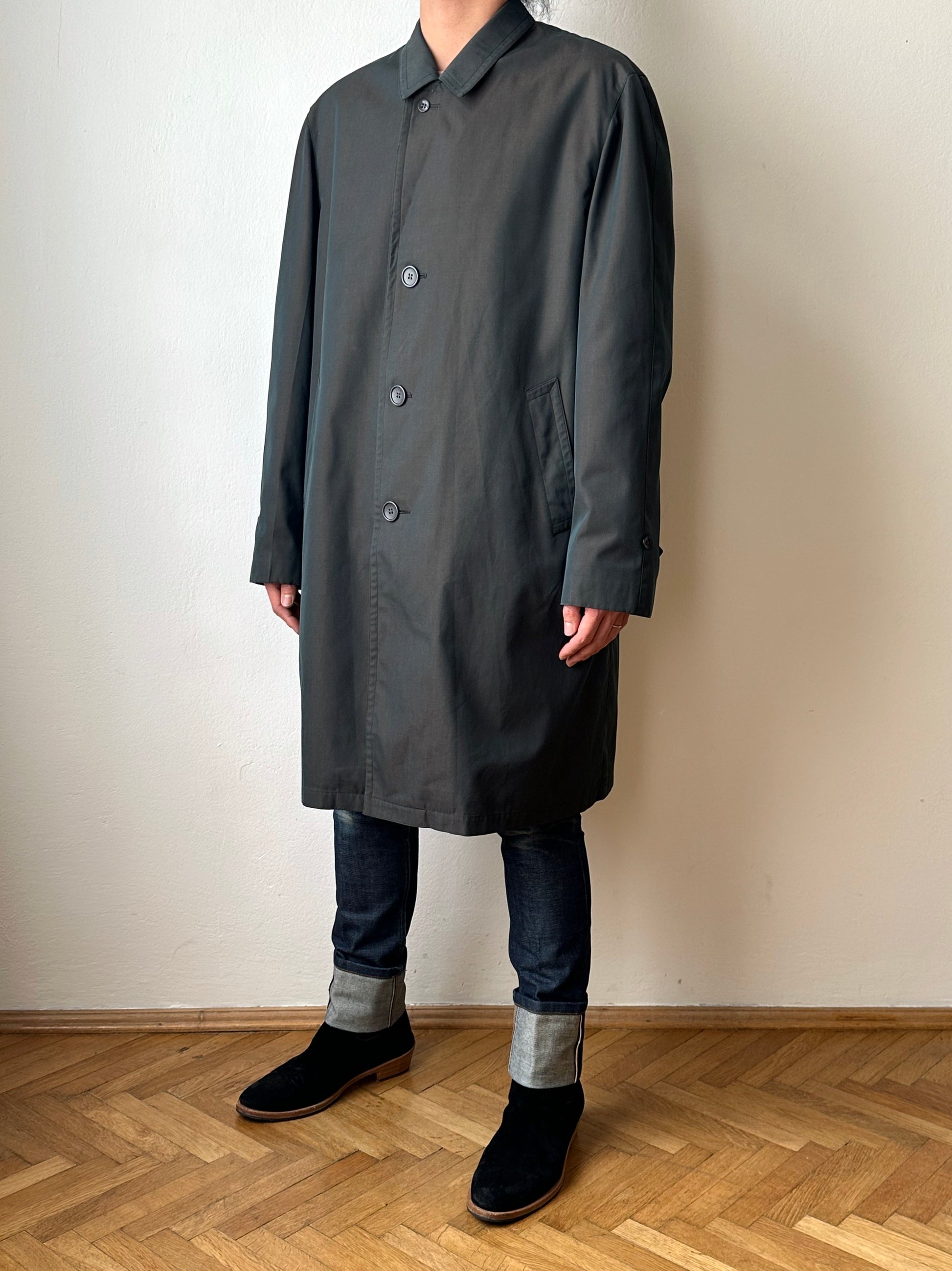 1980s Italian Iridescent waterproof coat 80年代 イタリア古着 イタリア製 玉虫 コート Toto Praha Vintage clothing shop Antique shop 古着屋 プラハ Showroom appointment Prague ユーロ古着 ヨーロッパ古着 古着卸 ヴィンテージ