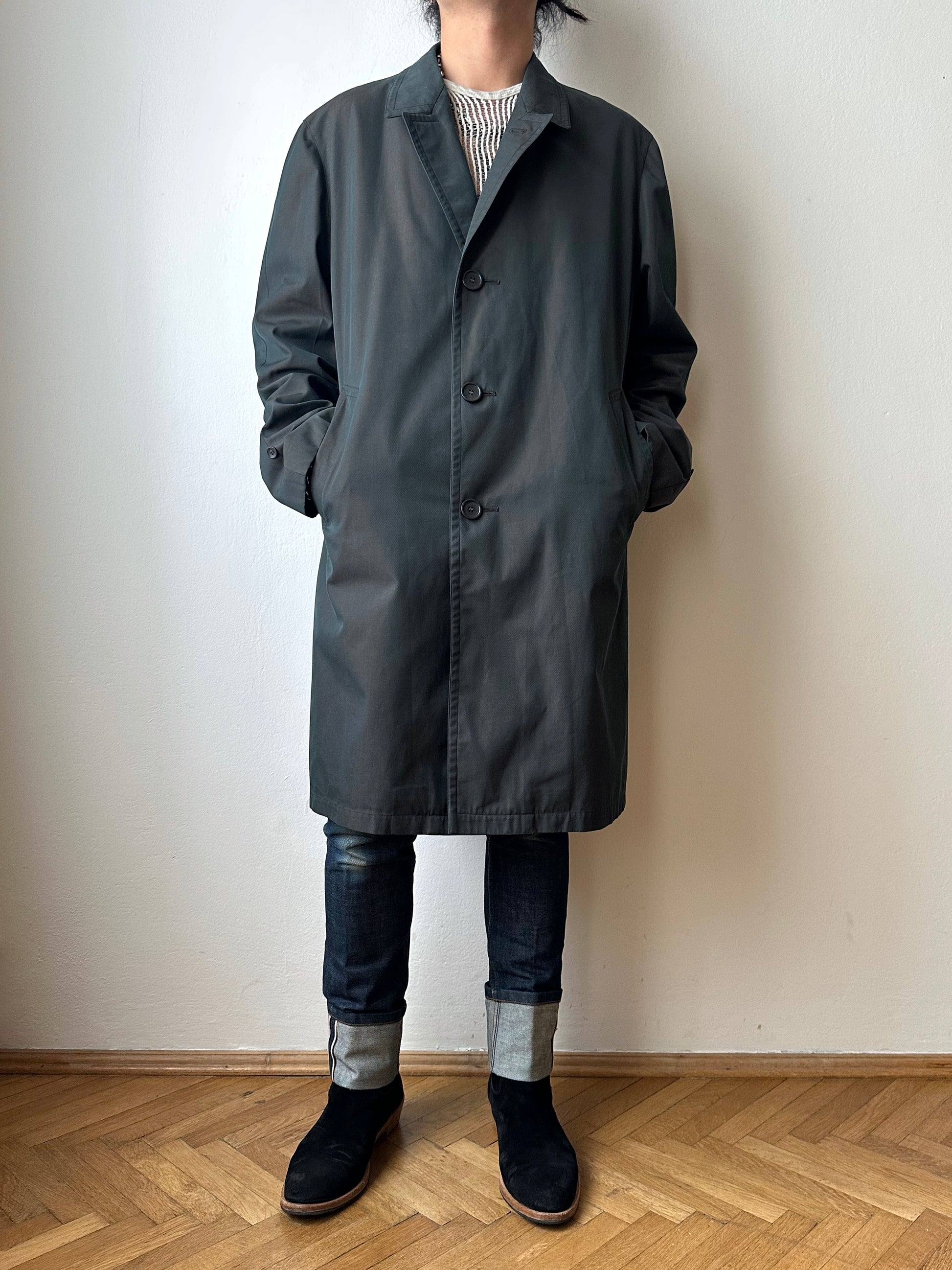 1980s Italian Iridescent waterproof coat 80年代 イタリア古着 イタリア製 玉虫 コート Toto Praha Vintage clothing shop Antique shop 古着屋 プラハ Showroom appointment Prague ユーロ古着 ヨーロッパ古着 古着卸 ヴィンテージ