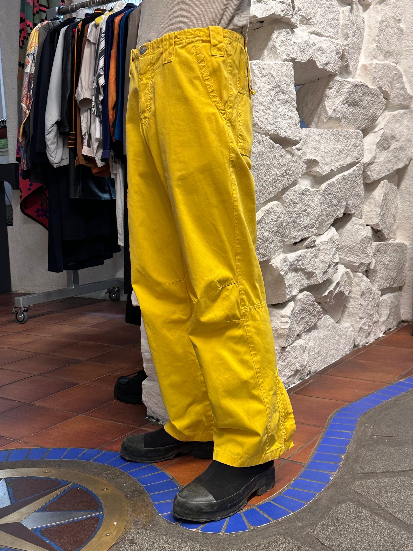 ARMANI JEANS アルマーニジーンズ Toto Vintage clothing store Antique shop Praha Prague Vintage ヴィンテージ プラハ 古着屋 古着 アンティークショップ ユーロ古着  ヨーロッパ古着 Made in Rumania ルーマニア製 yellow 黄色 