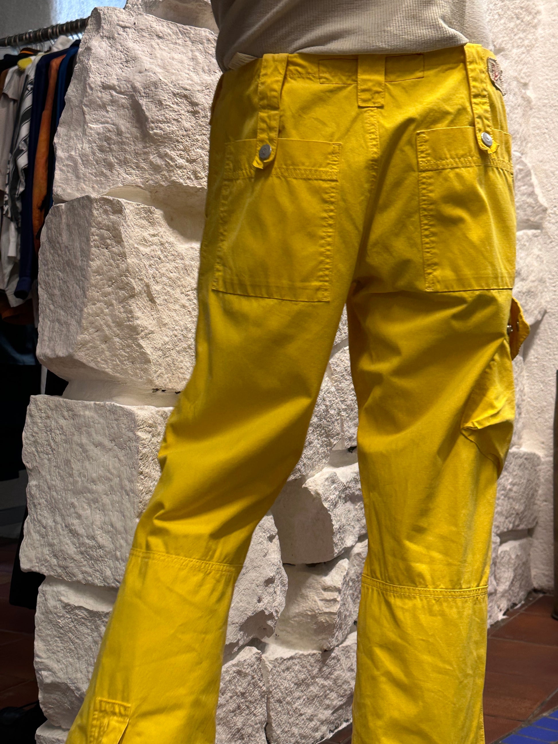 ARMANI JEANS アルマーニジーンズ Toto Vintage clothing store Antique shop Praha Prague Vintage ヴィンテージ プラハ 古着屋 古着 アンティークショップ ユーロ古着  ヨーロッパ古着 Made in Rumania ルーマニア製 yellow 黄色 